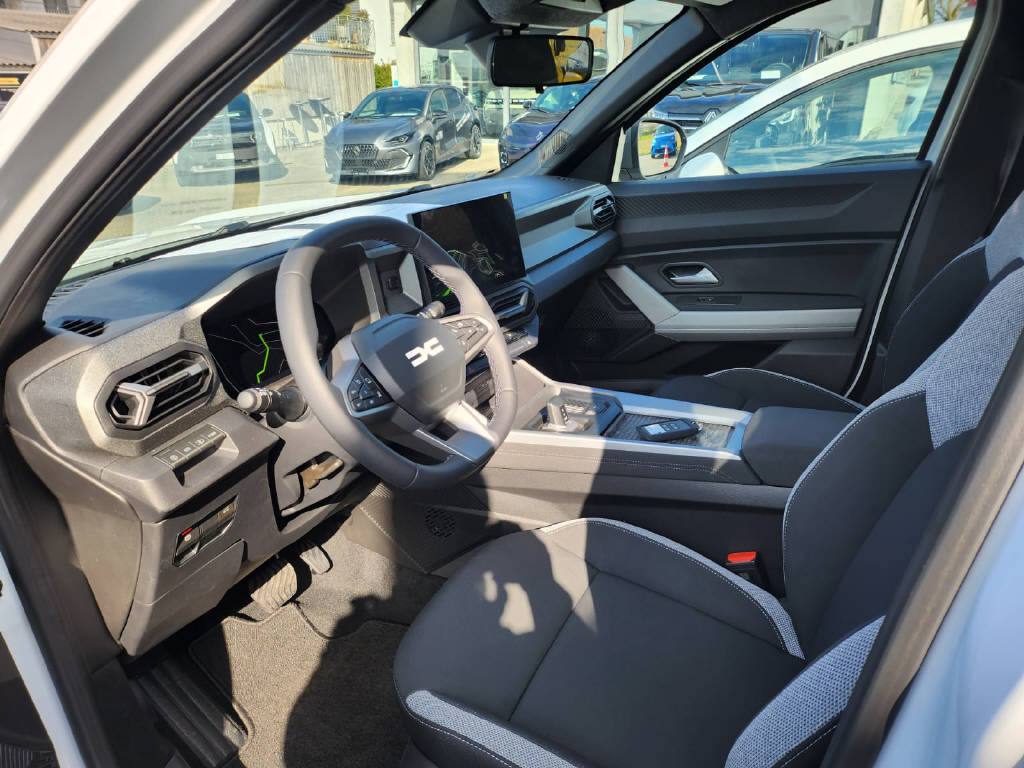 DACIA BIGSTER journey hybrid 155-image-4