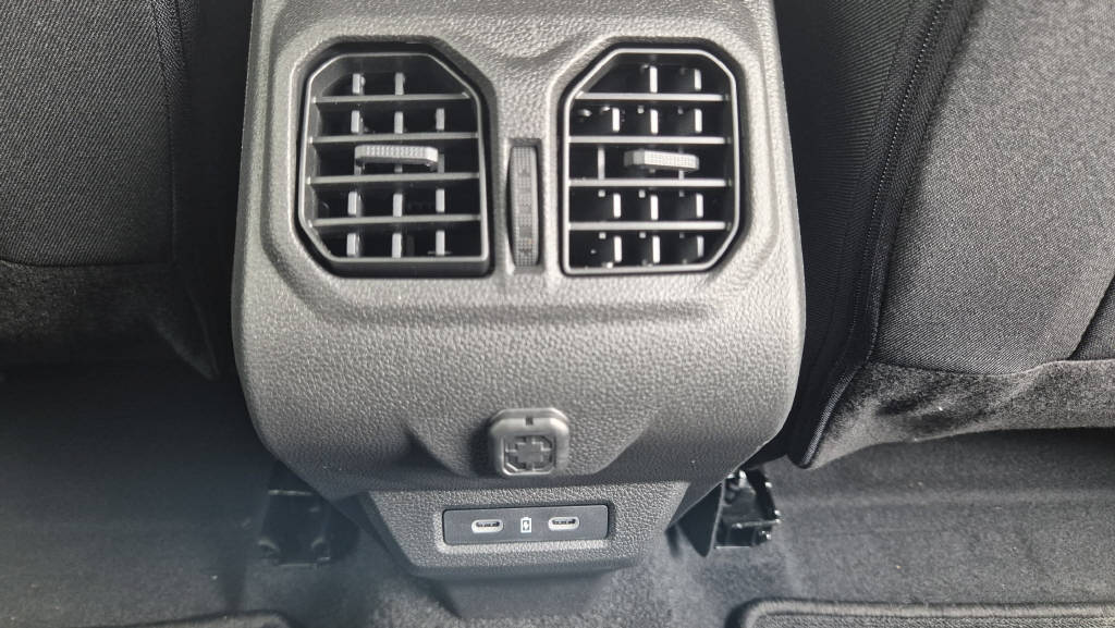 DACIA BIGSTER journey hybrid 155-image-24