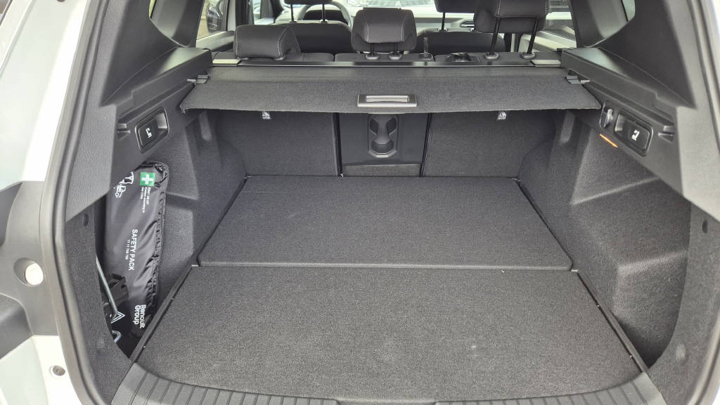 DACIA BIGSTER journey hybrid 155-image-9