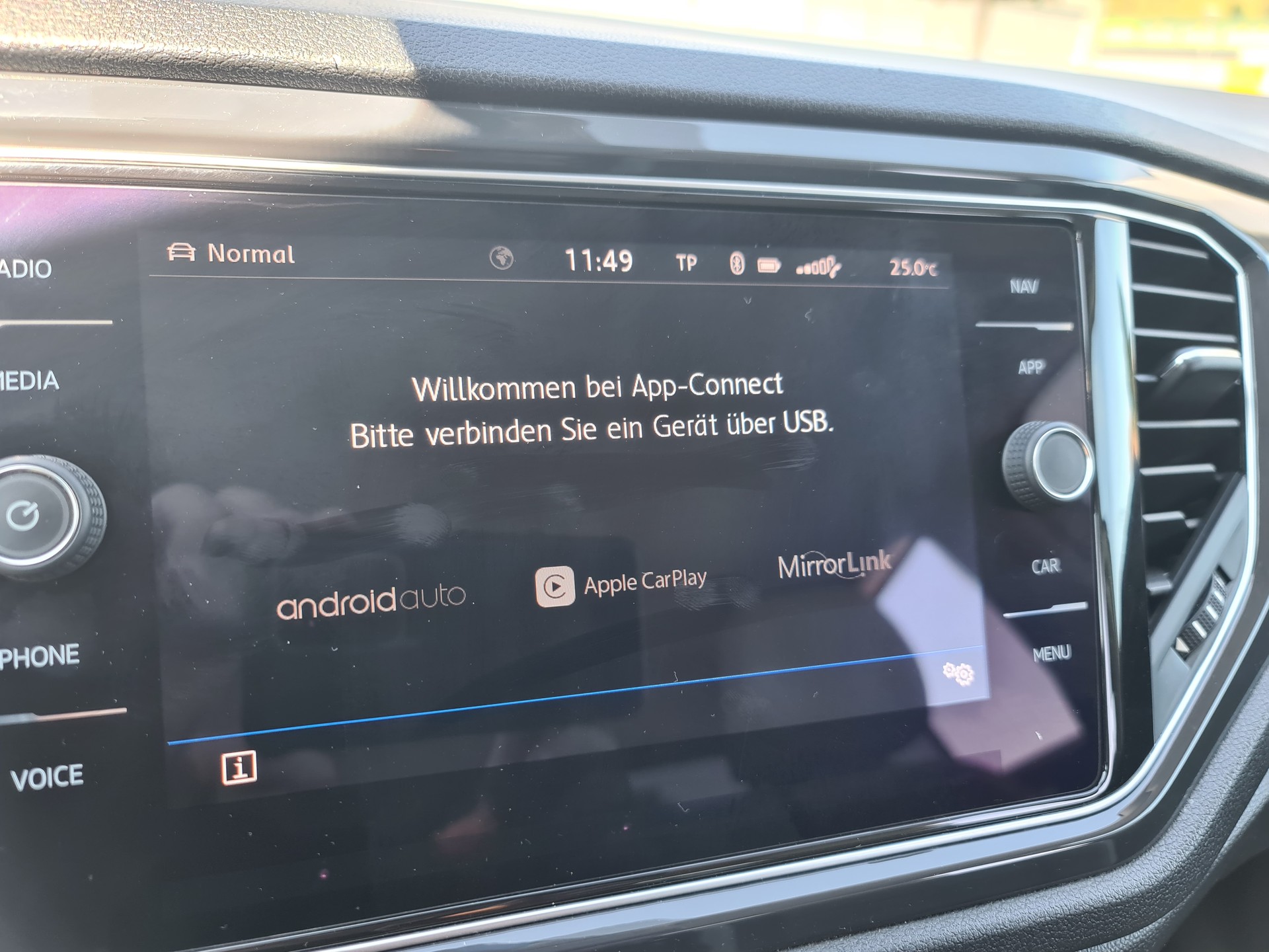 VW T-Roc 2.0 TSI Sport DSG 4Motion-image-13