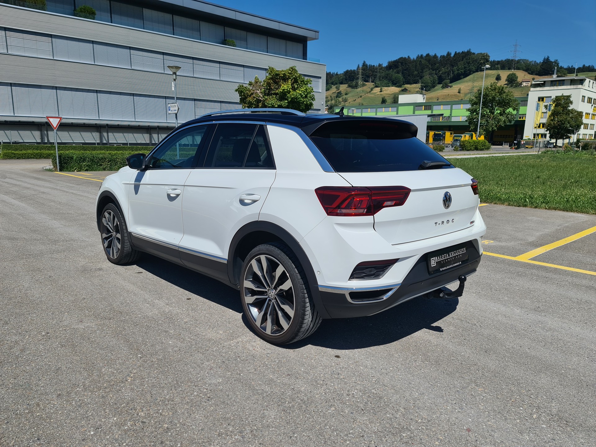 VW T-Roc 2.0 TSI Sport DSG 4Motion-image-2