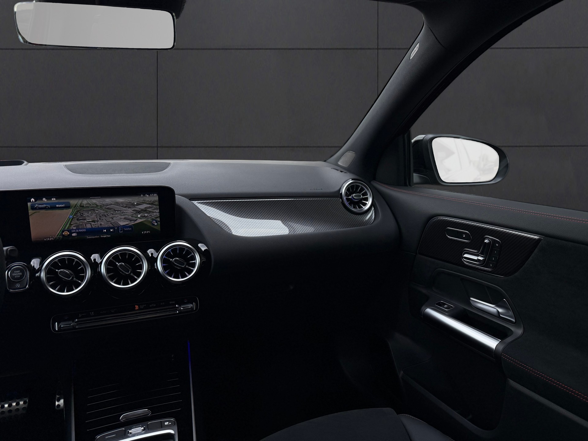 MERCEDES-BENZ GLA 200 AMG Line Night Star 7G-DCT-image-6