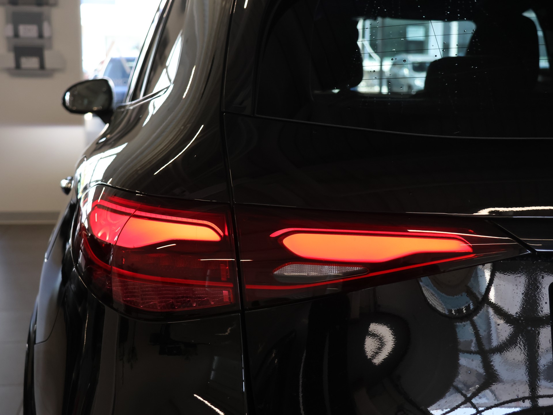MERCEDES-BENZ GLC 400 e 4Matic 9G-Tronic *Panoramadach* *Burmester* *360 Kamera*-image-25