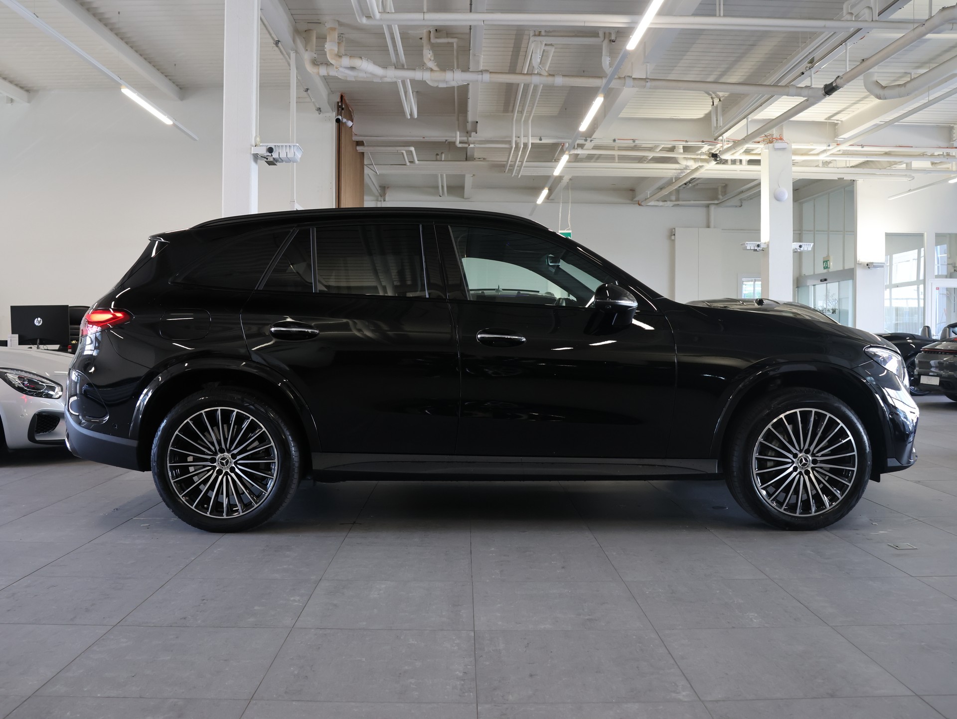 MERCEDES-BENZ GLC 400 e 4Matic 9G-Tronic *Panoramadach* *Burmester* *360 Kamera*-image-6
