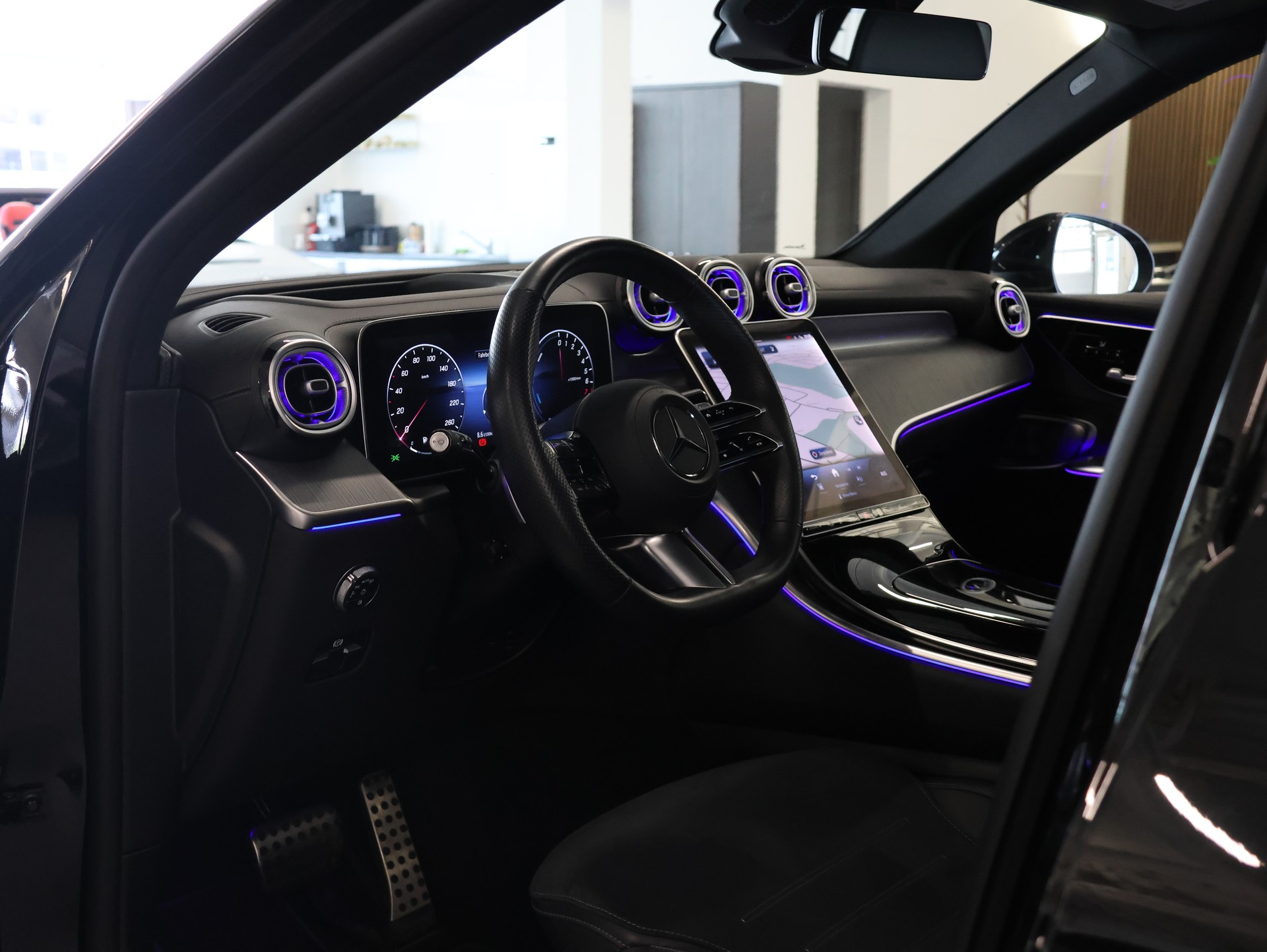MERCEDES-BENZ GLC 400 e 4Matic 9G-Tronic *Panoramadach* *Burmester* *360 Kamera*-image-11