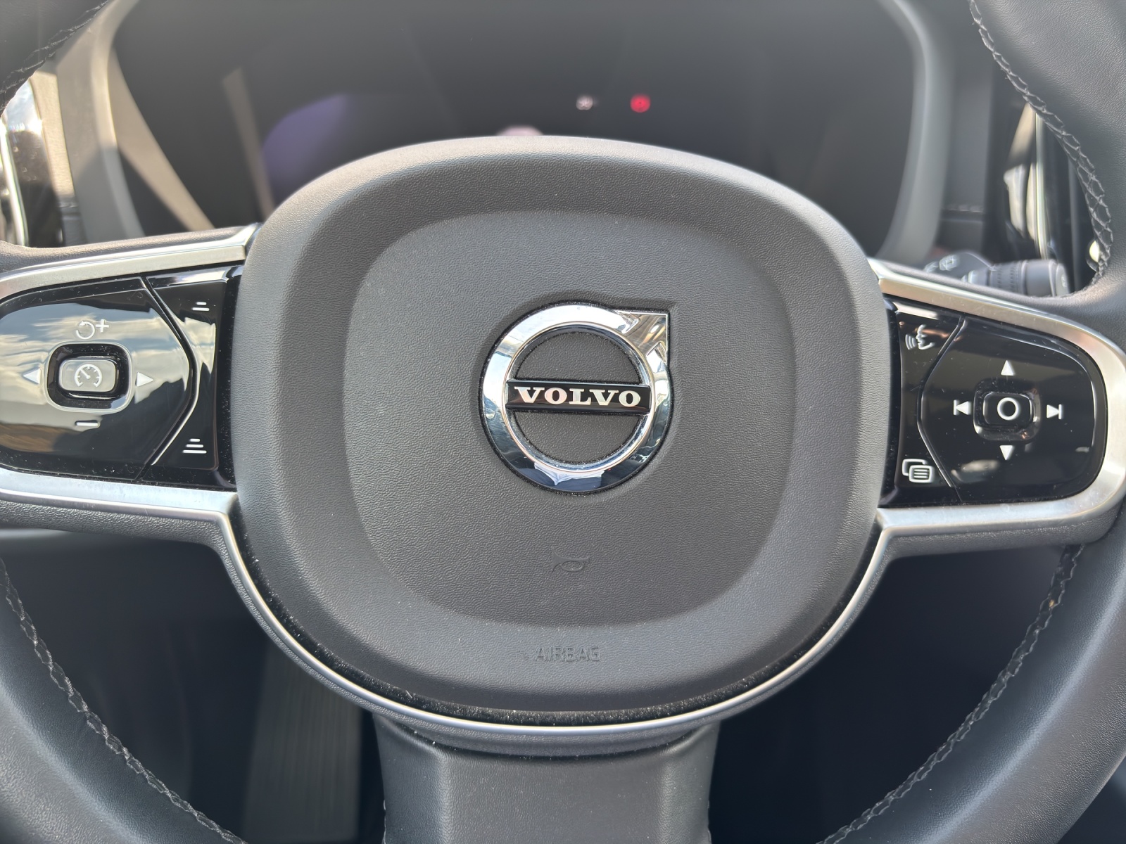 VOLVO XC60 2.0 T6 TE Ultimate Dark eAWD-image-7