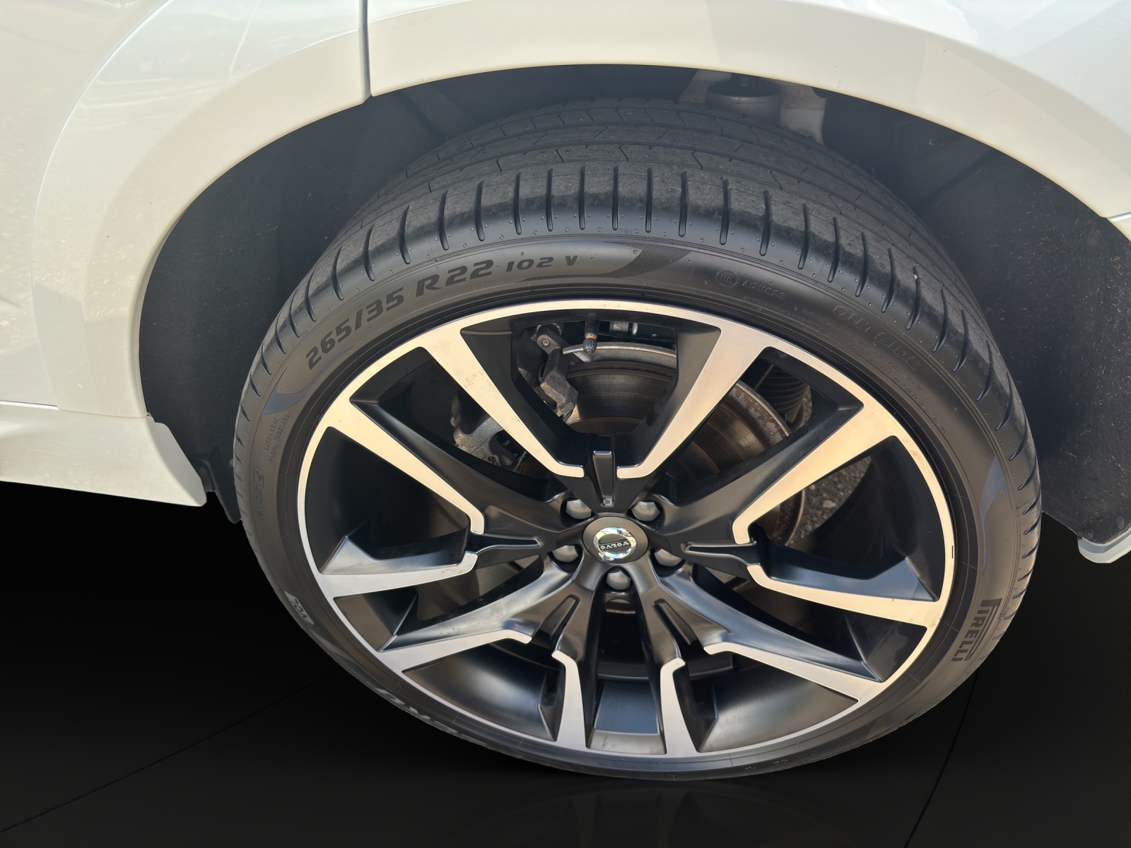 VOLVO XC60 2.0 T6 TE Ultimate Dark eAWD-image-4
