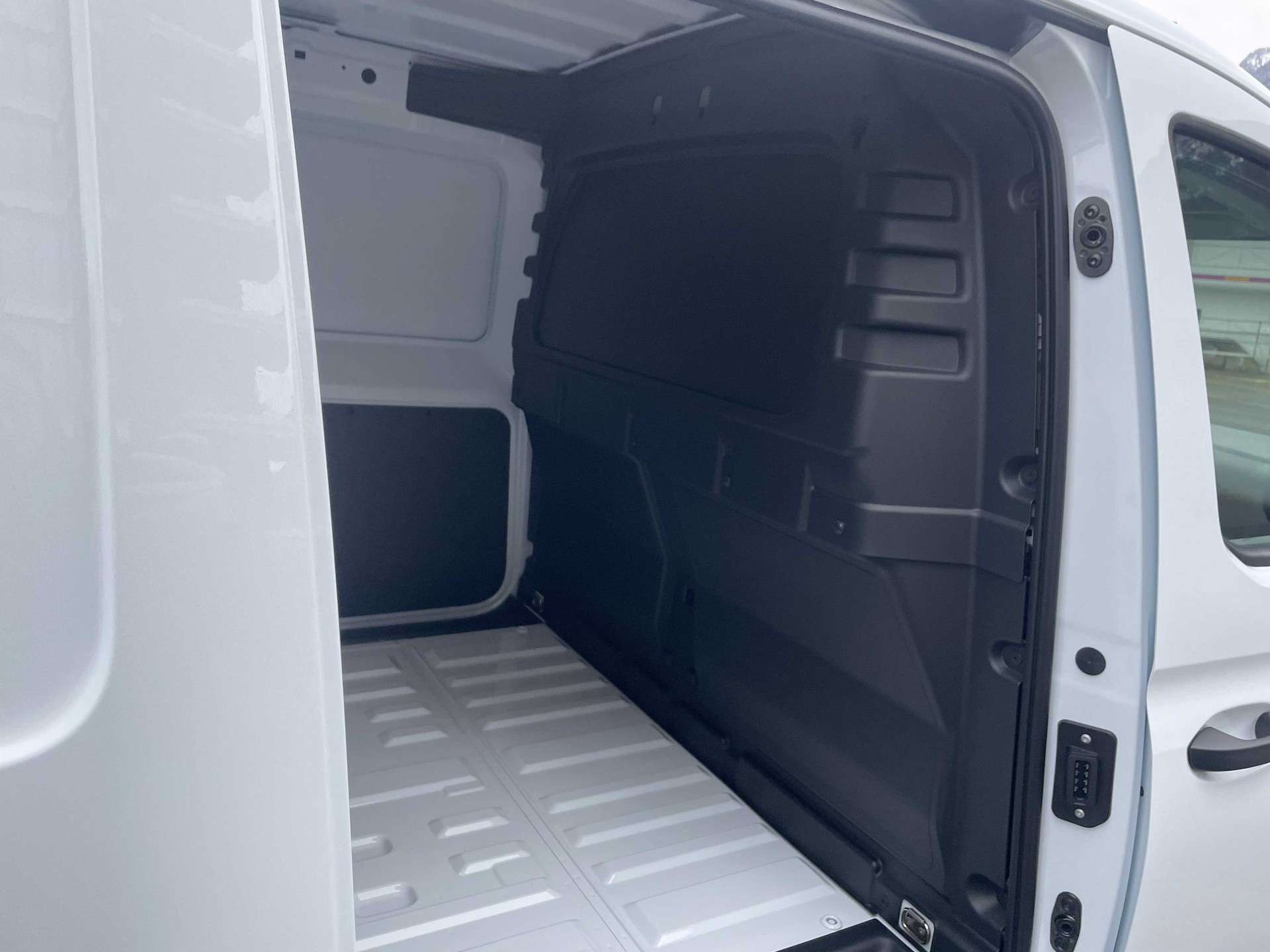 FORD Grand Transit Connect Kaw. 2.0 EcoBlue 122PS Trend 4x4-image-27