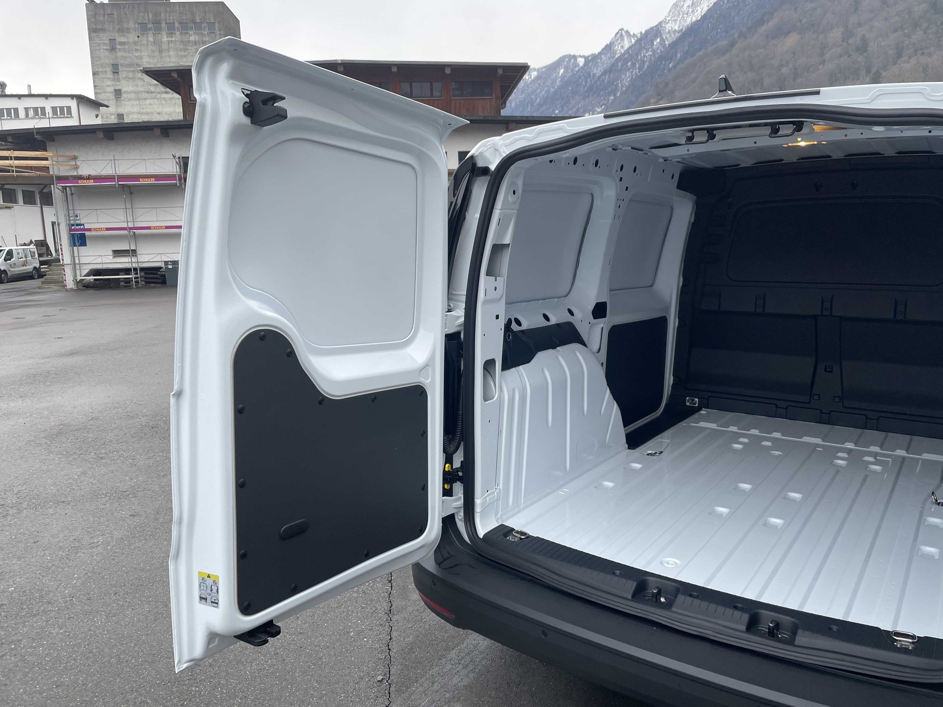 FORD Grand Transit Connect Kaw. 2.0 EcoBlue 122PS Trend 4x4-image-24