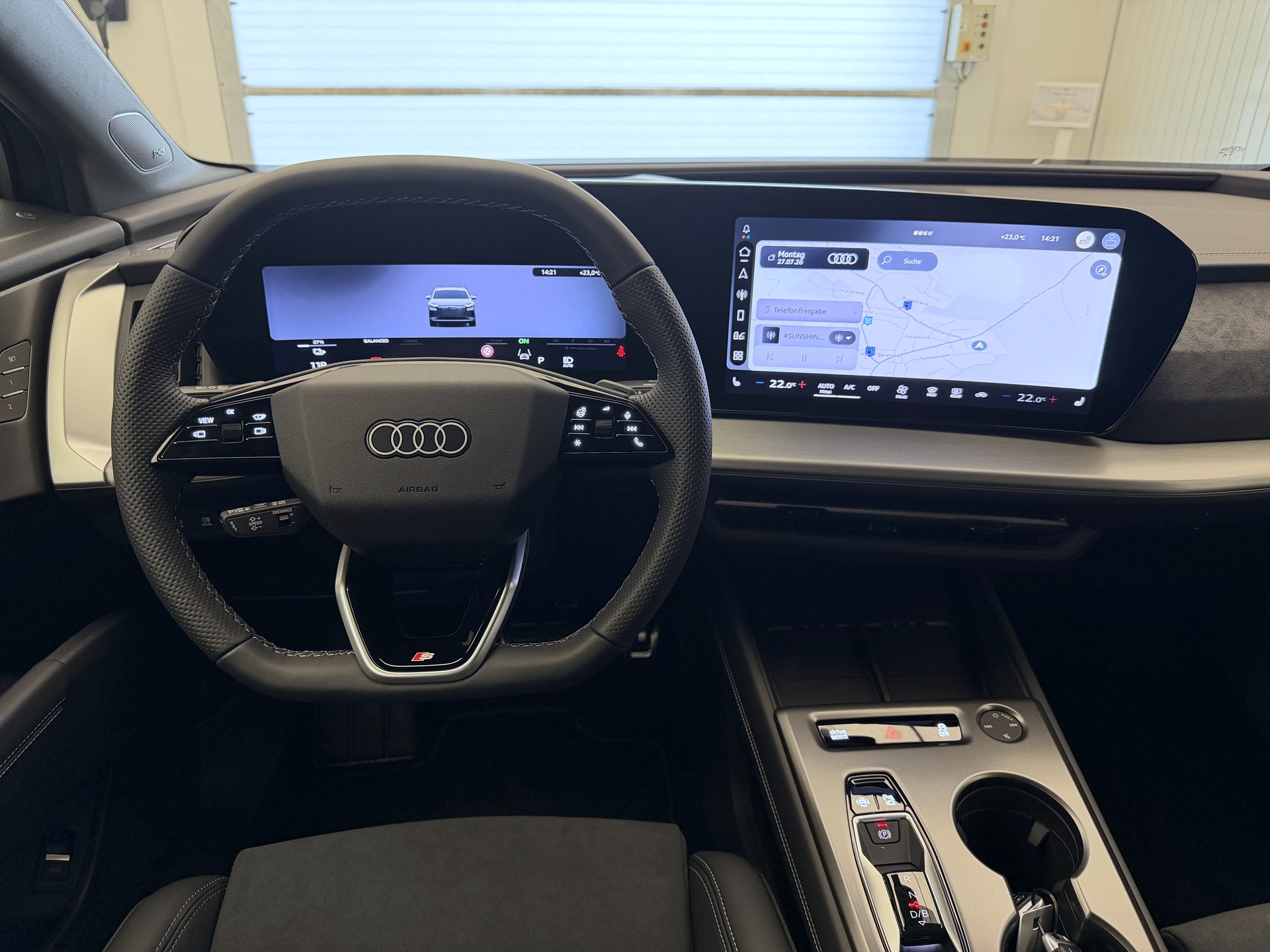 AUDI Q4 e-tron SUV quattro performance Swiss Ski-image-8