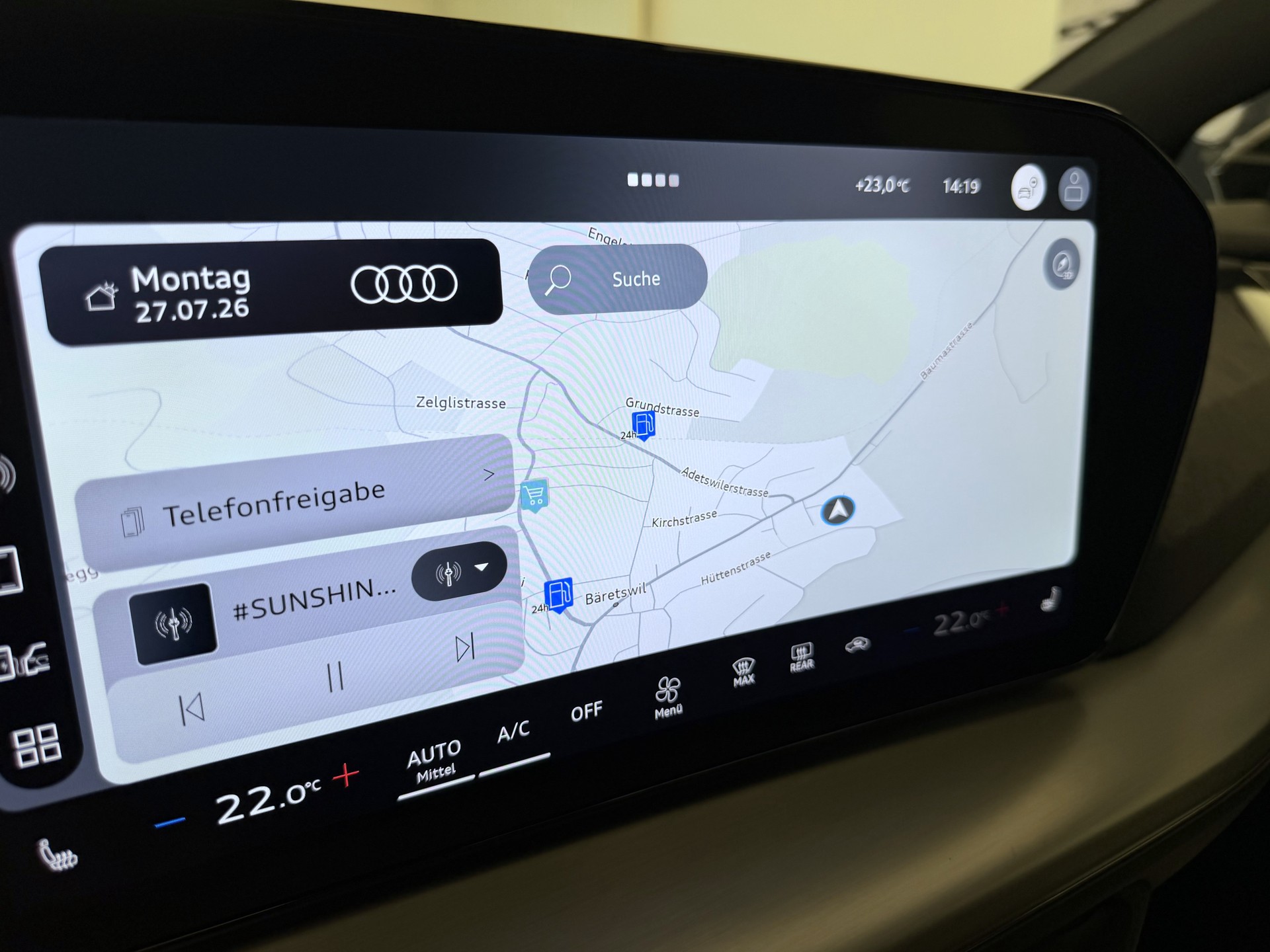 AUDI Q4 e-tron SUV quattro performance Swiss Ski-image-14