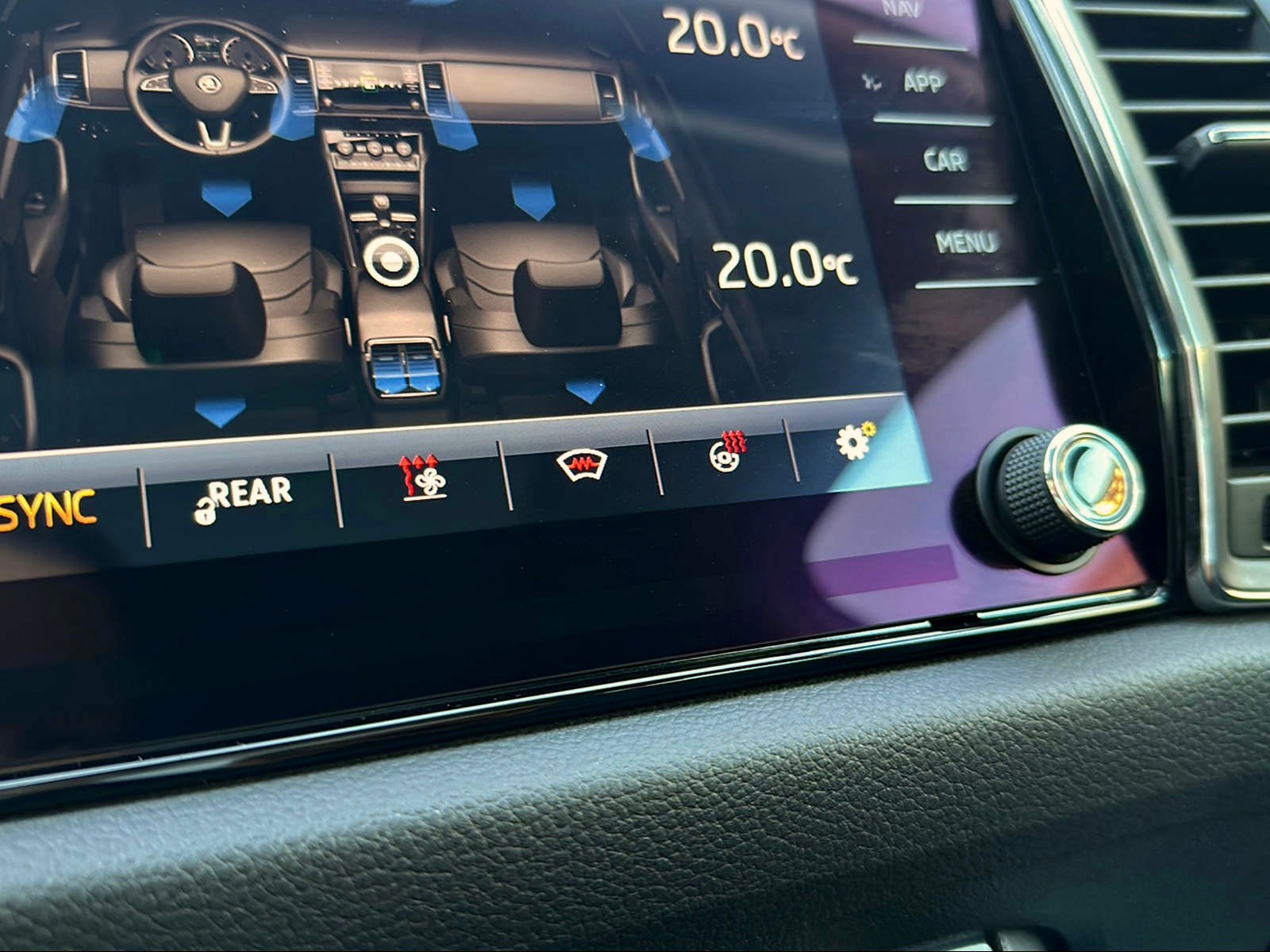 SKODA Kodiaq 2.0 TDI CR Style 4x4 DSG-image-12