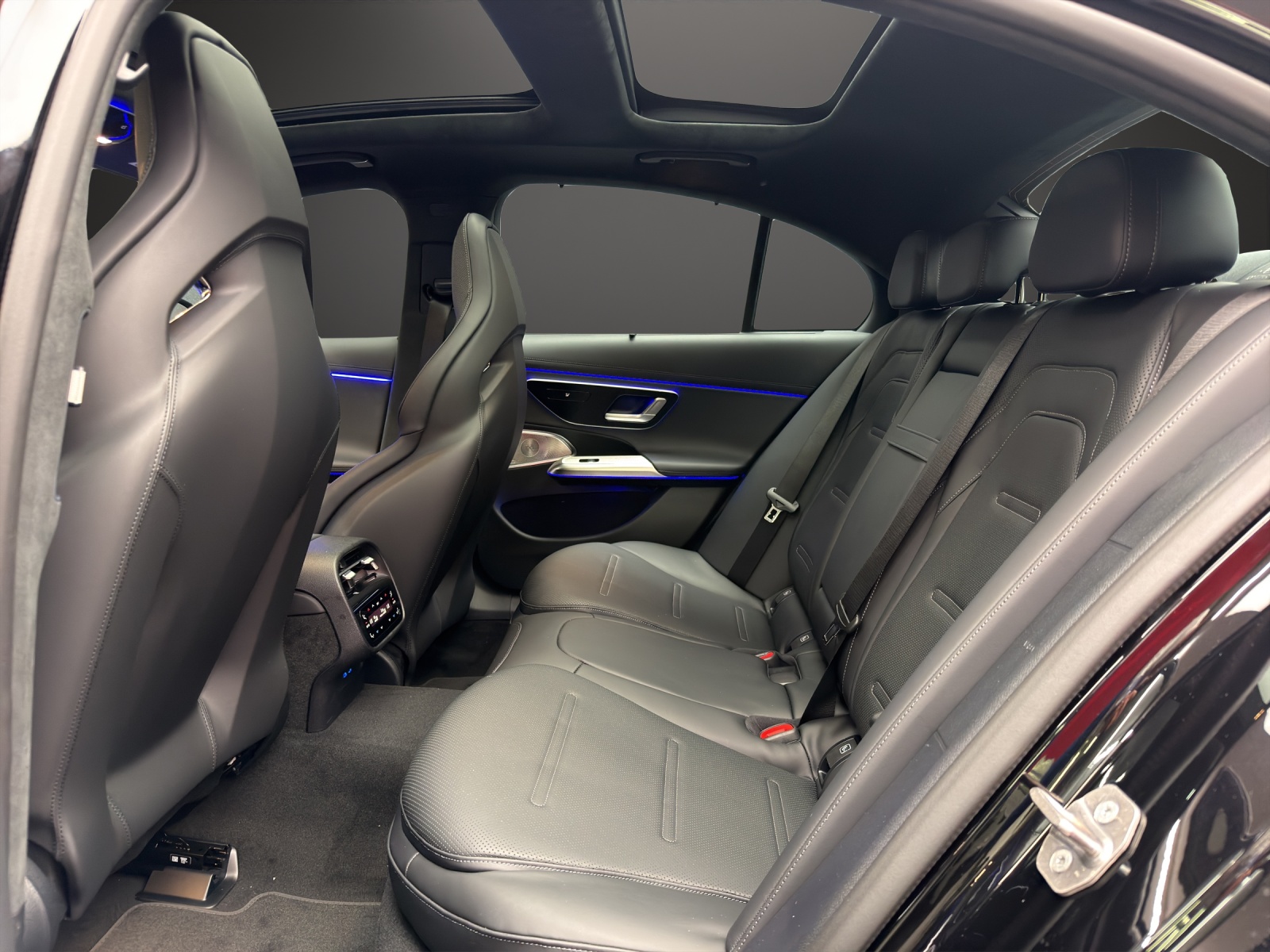 MERCEDES-BENZ AMG E 53 Hybrid 4MATIC+ Limousine-image-9