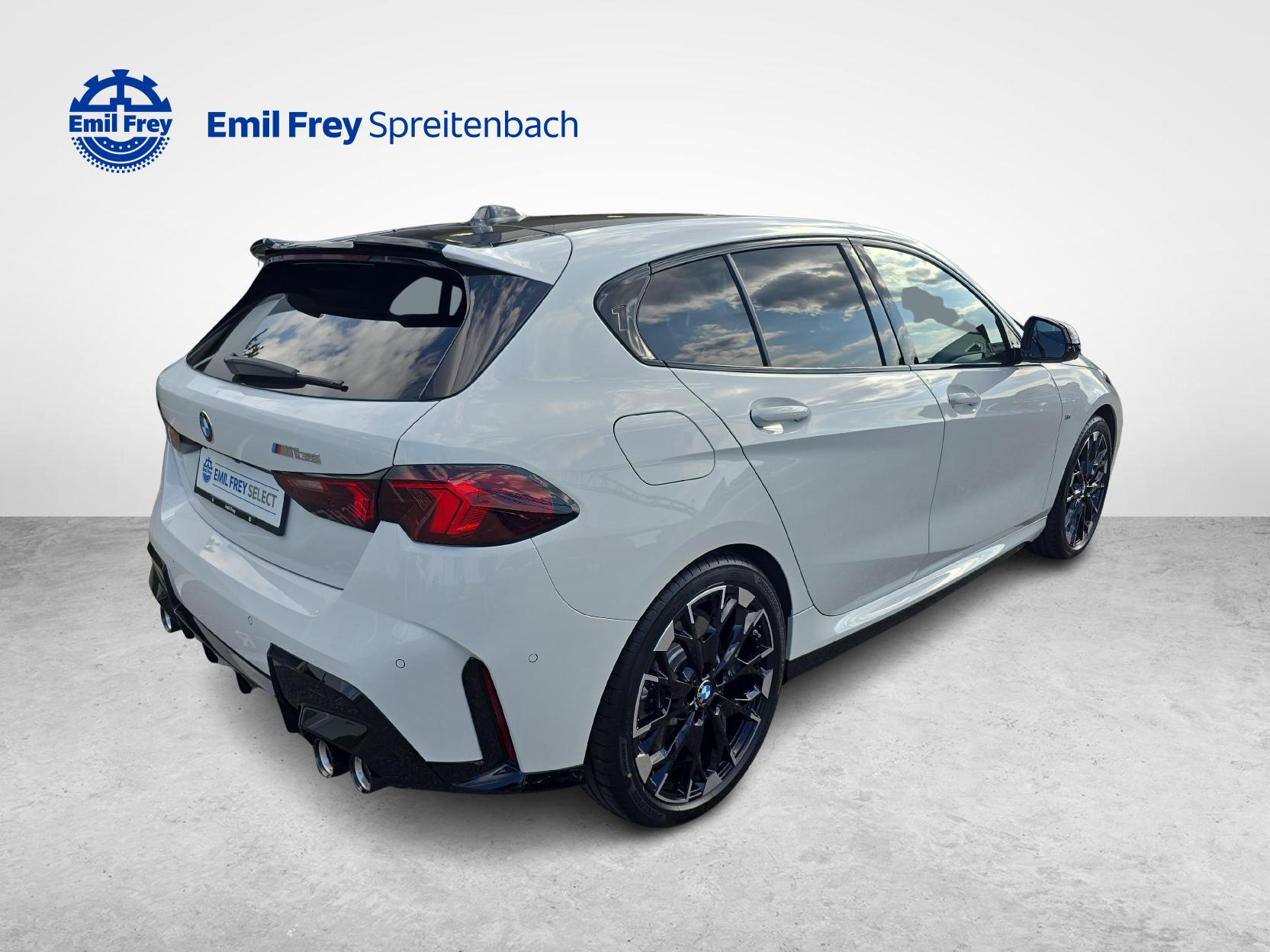 BMW M135i xDrive-image-4