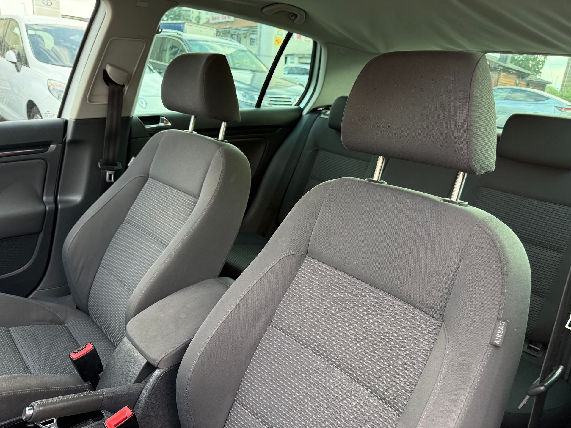 VW Golf 1.4 TSI GT Sport-image-12