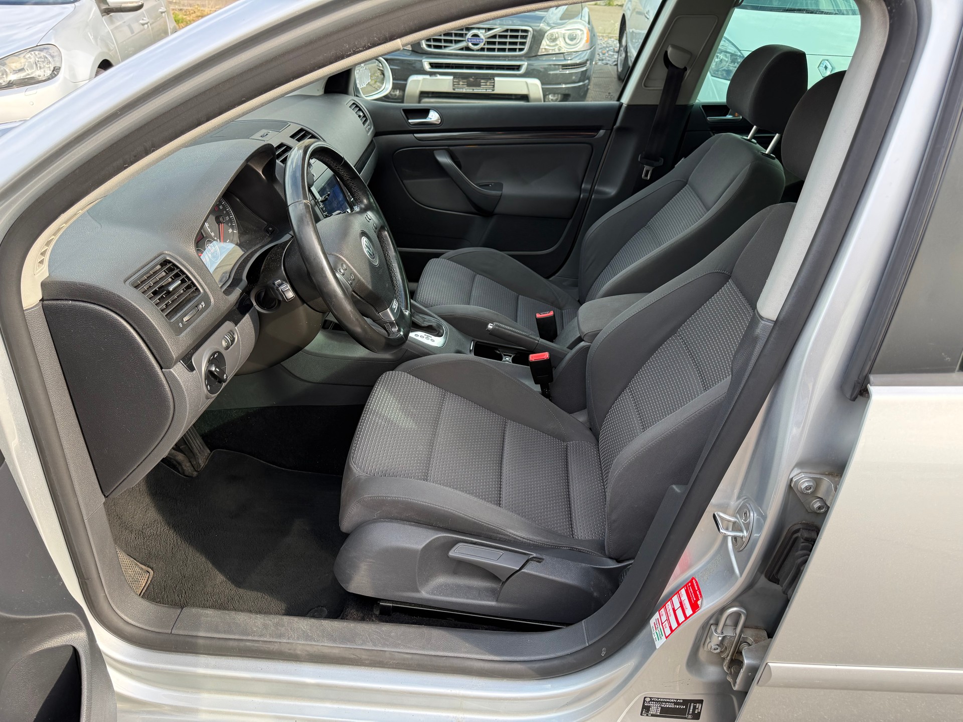 VW Golf 1.4 TSI GT Sport-image-7
