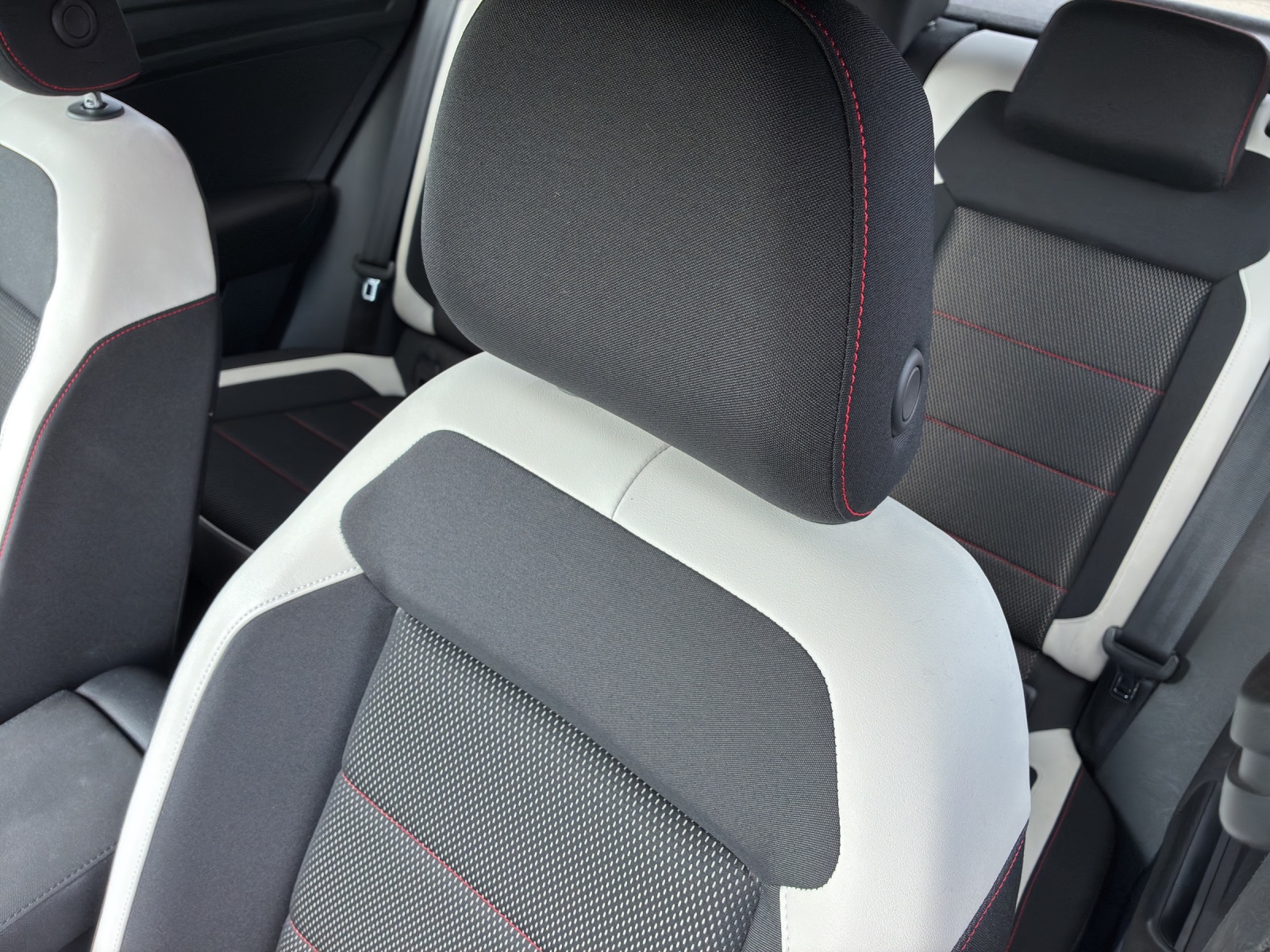 VW T-Roc 2.0 TSI Sport DSG 4Motion-image-12