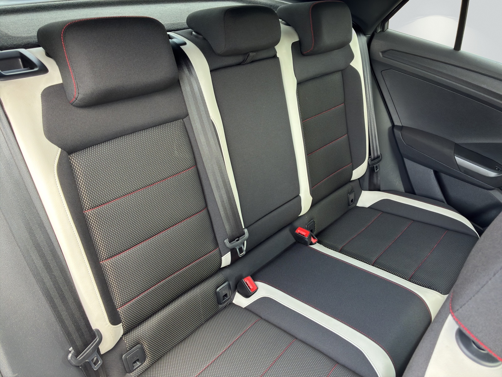 VW T-Roc 2.0 TSI Sport DSG 4Motion-image-8