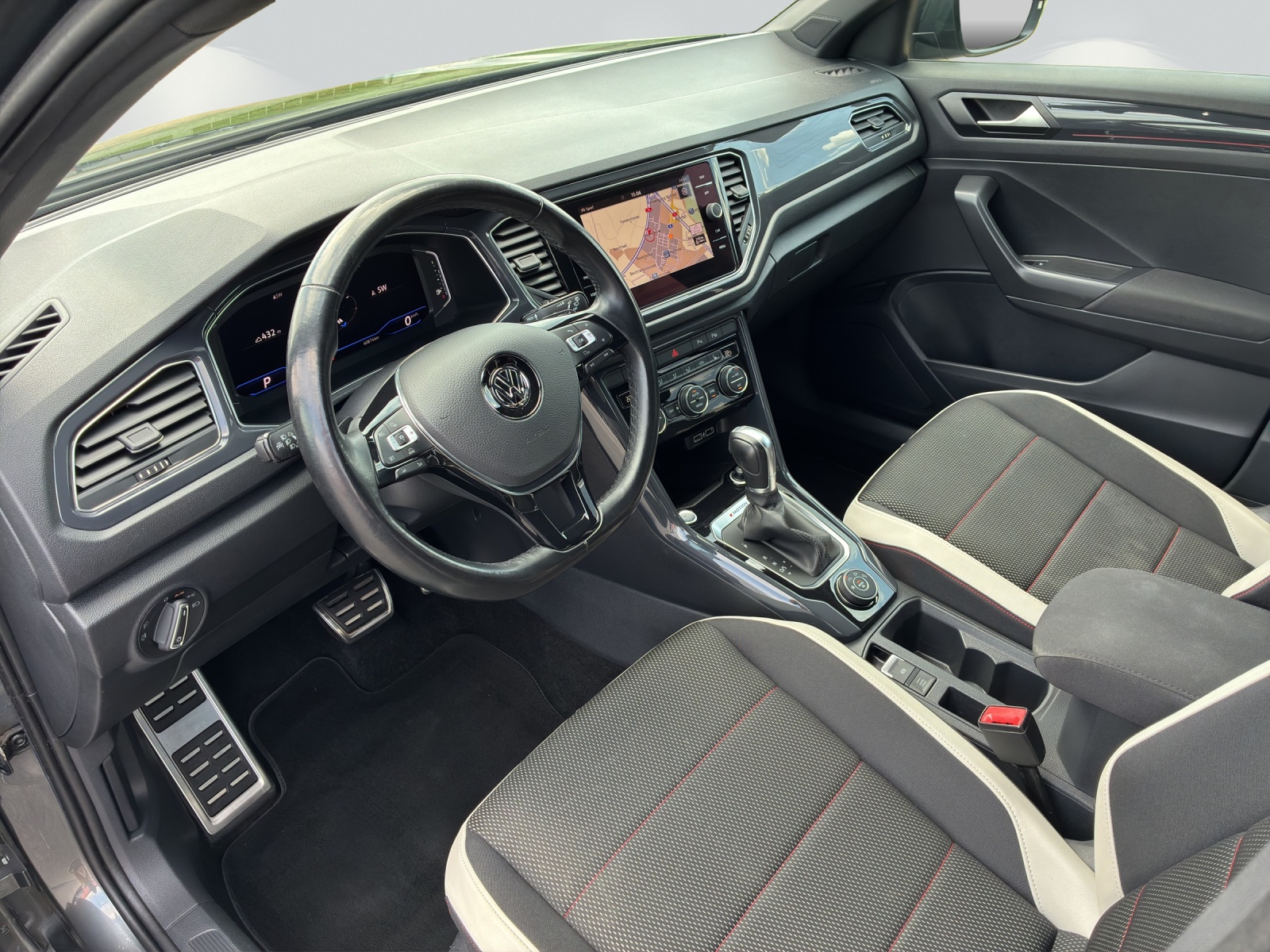 VW T-Roc 2.0 TSI Sport DSG 4Motion-image-4
