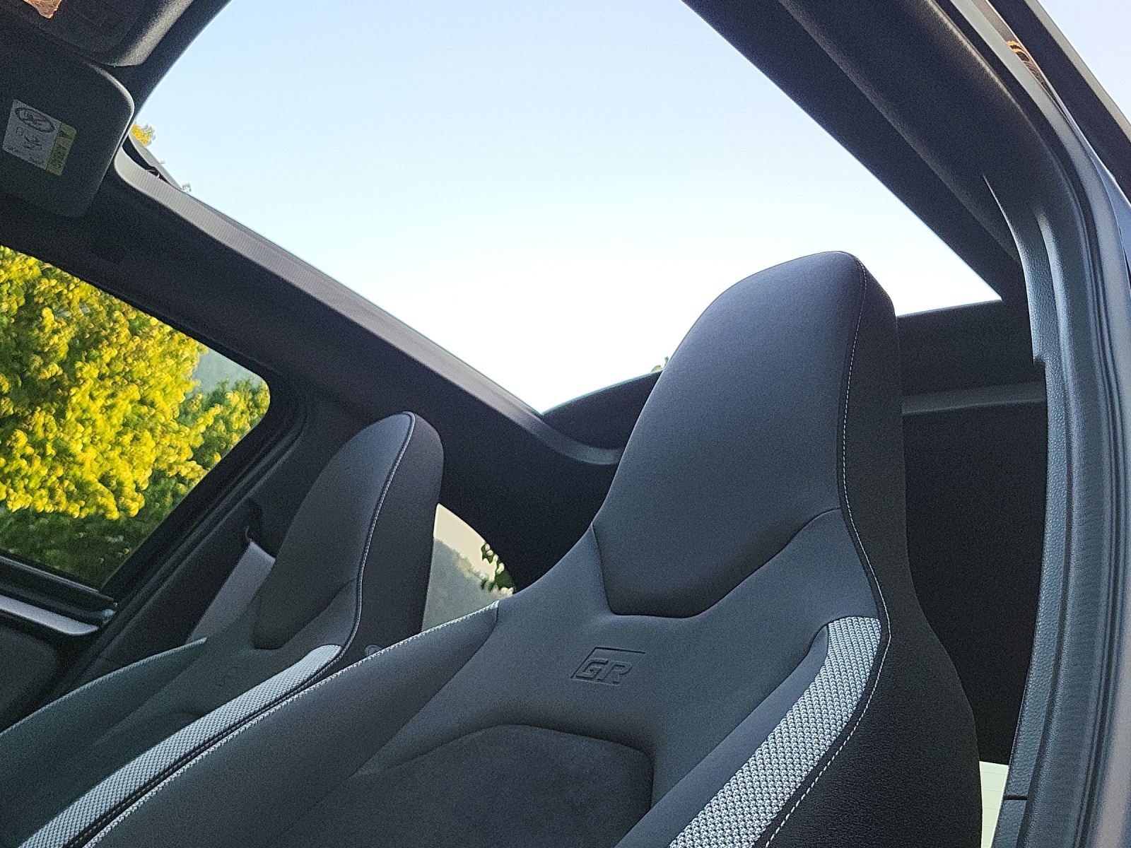 TOYOTA Aygo X 1.5 VVT-i HSD GR Sport-image-17