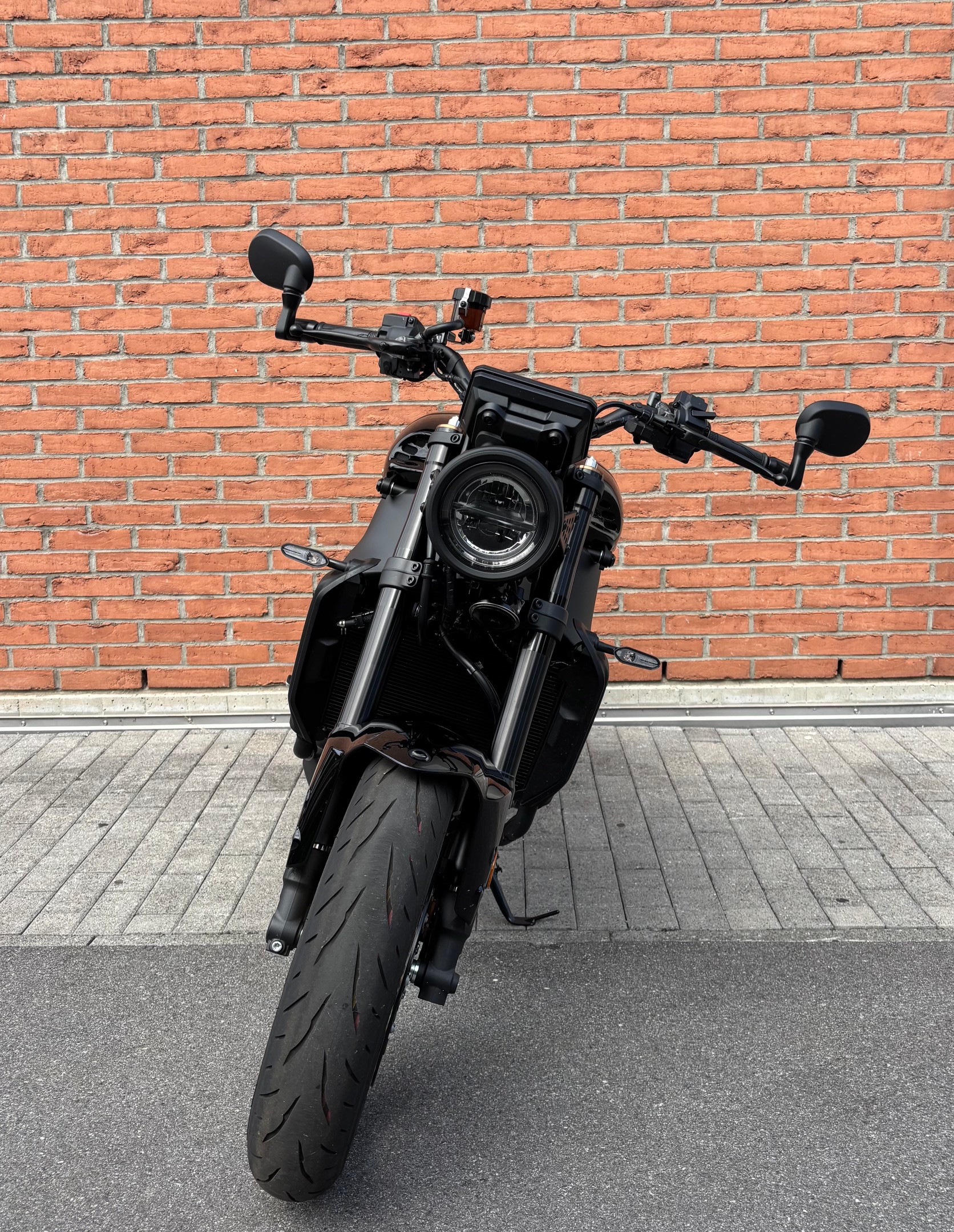 YAMAHA XSR 900-image-2