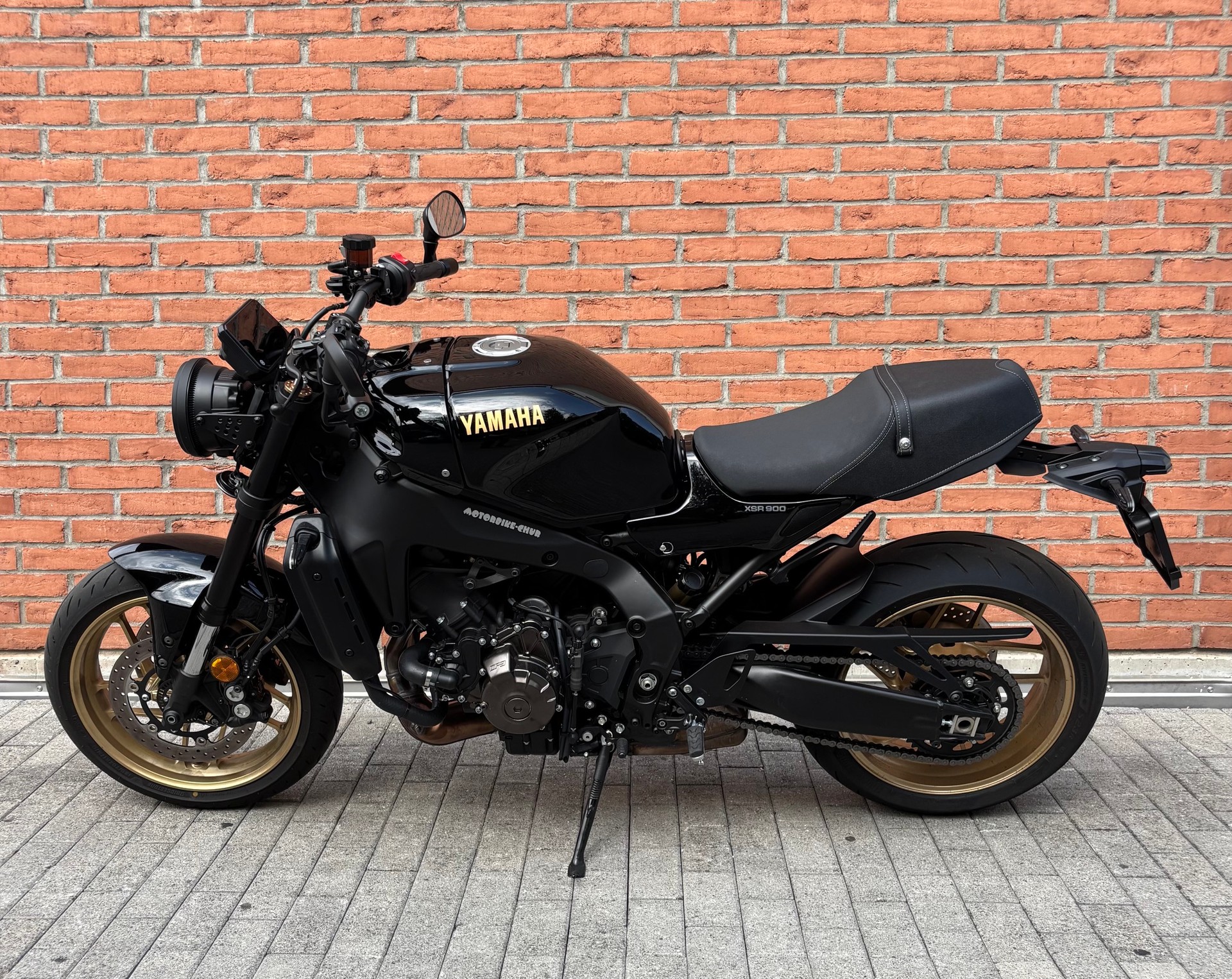 YAMAHA XSR 900-image-4