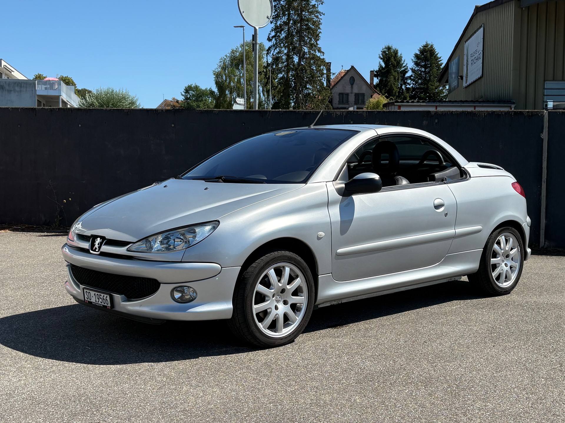 PEUGEOT 206 CC 2.0 Cabriolet-image-1
