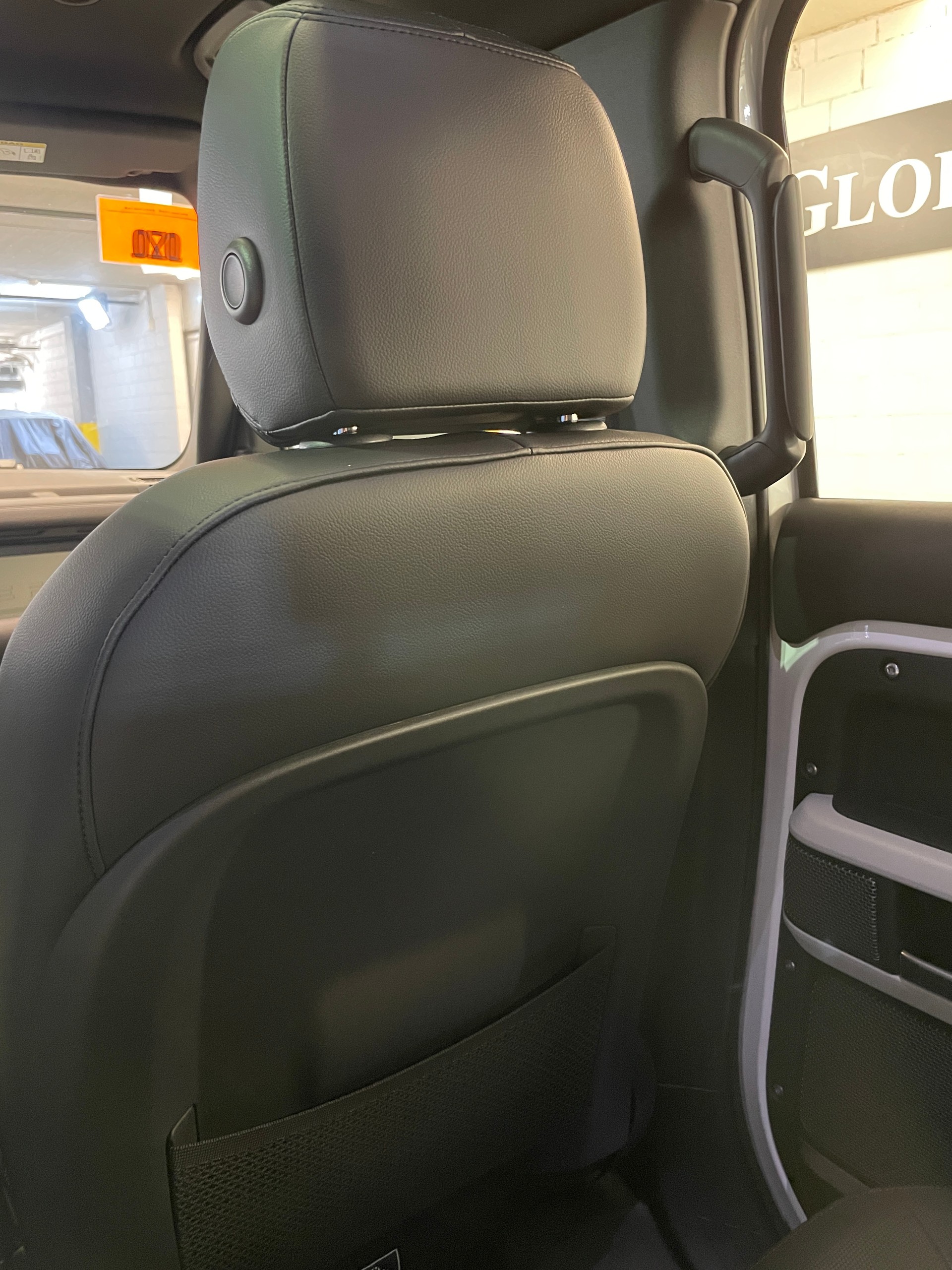 LAND ROVER Defender 110 P400 I6 X-Dynamic SE 3.0 AT8 mit AHK-image-25