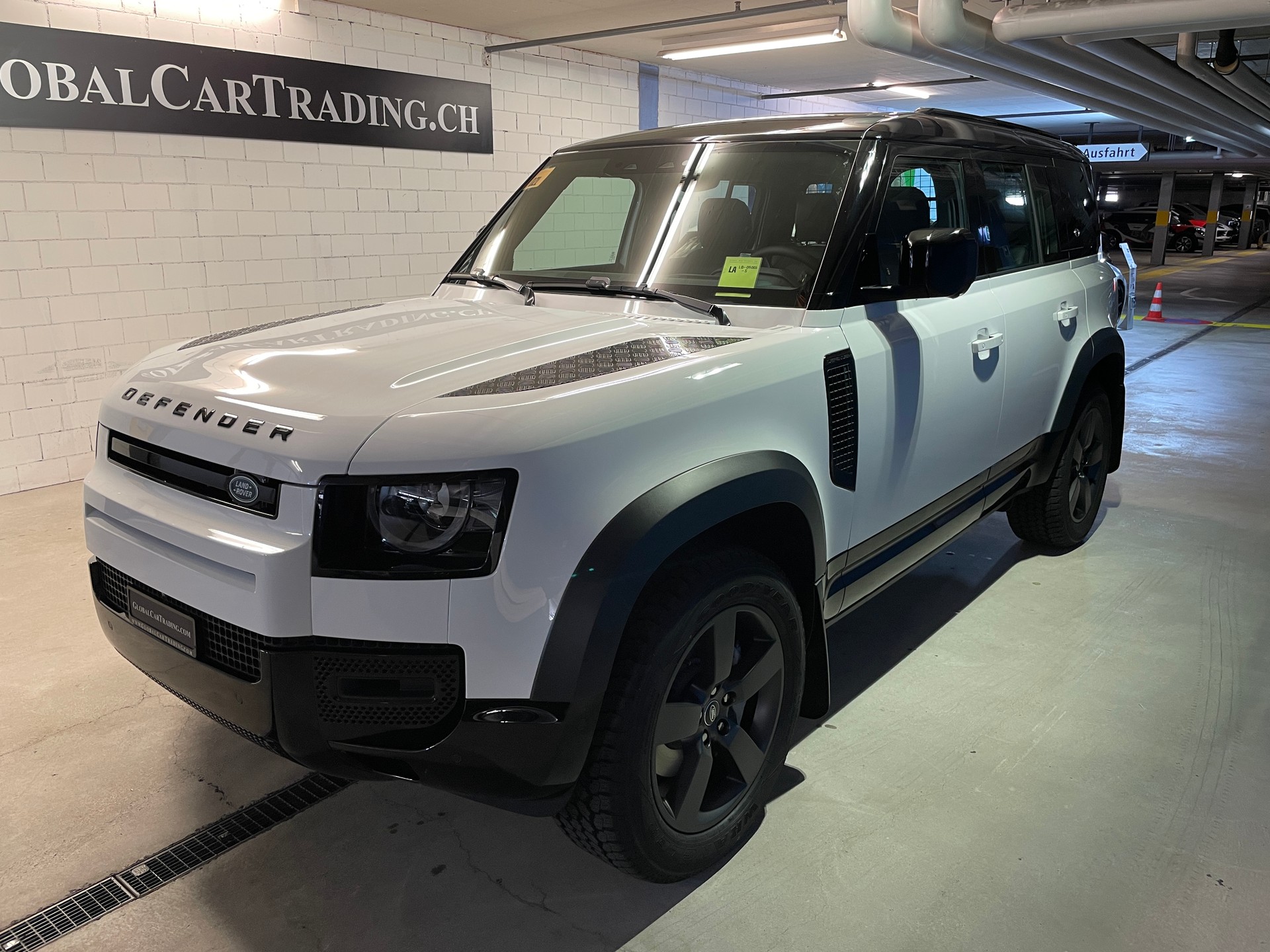 LAND ROVER Defender 110 P400 I6 X-Dynamic SE 3.0 AT8 mit AHK-image-0