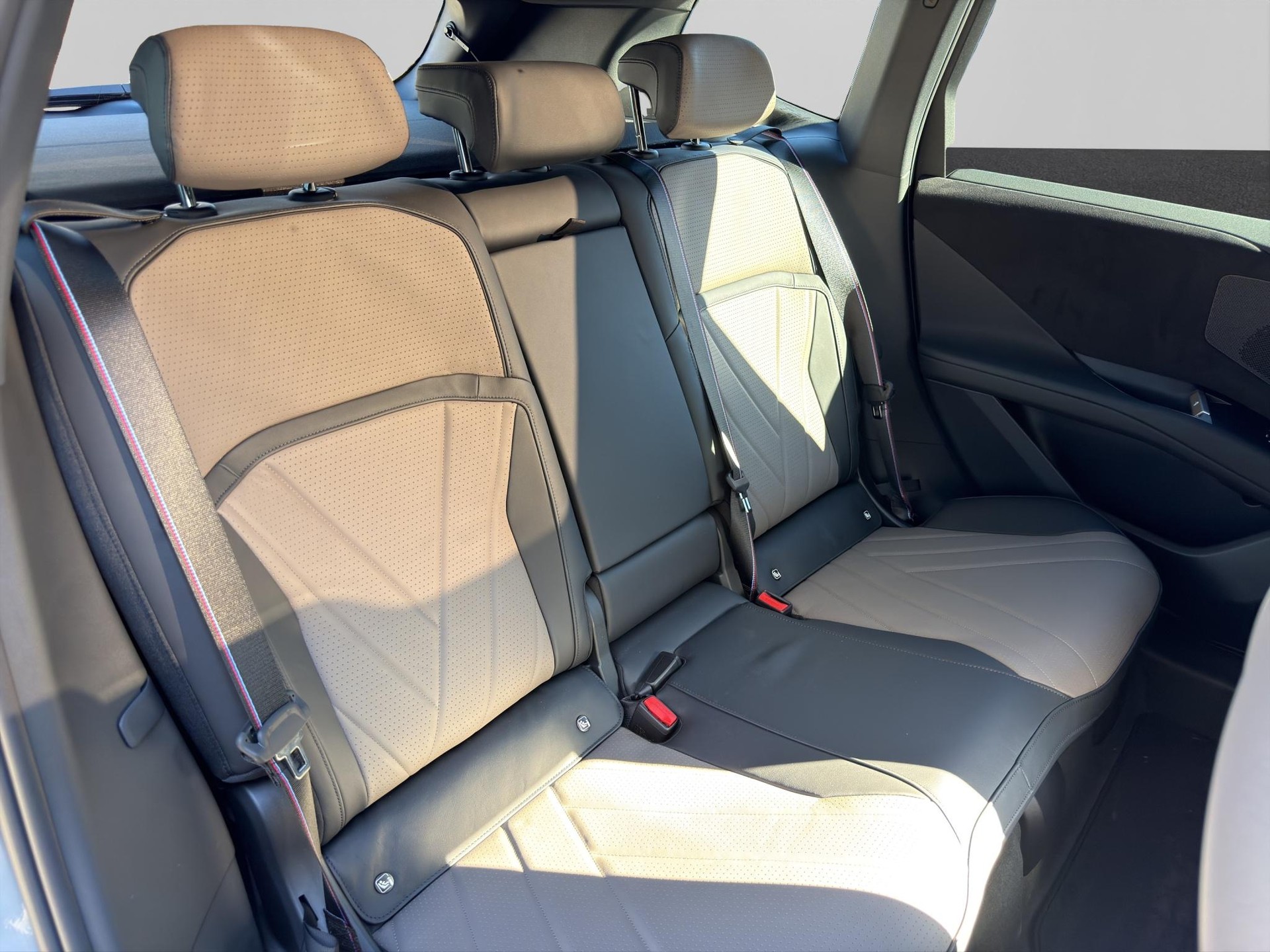 BMW iX3 50 xDrive M Sport Pro-image-19