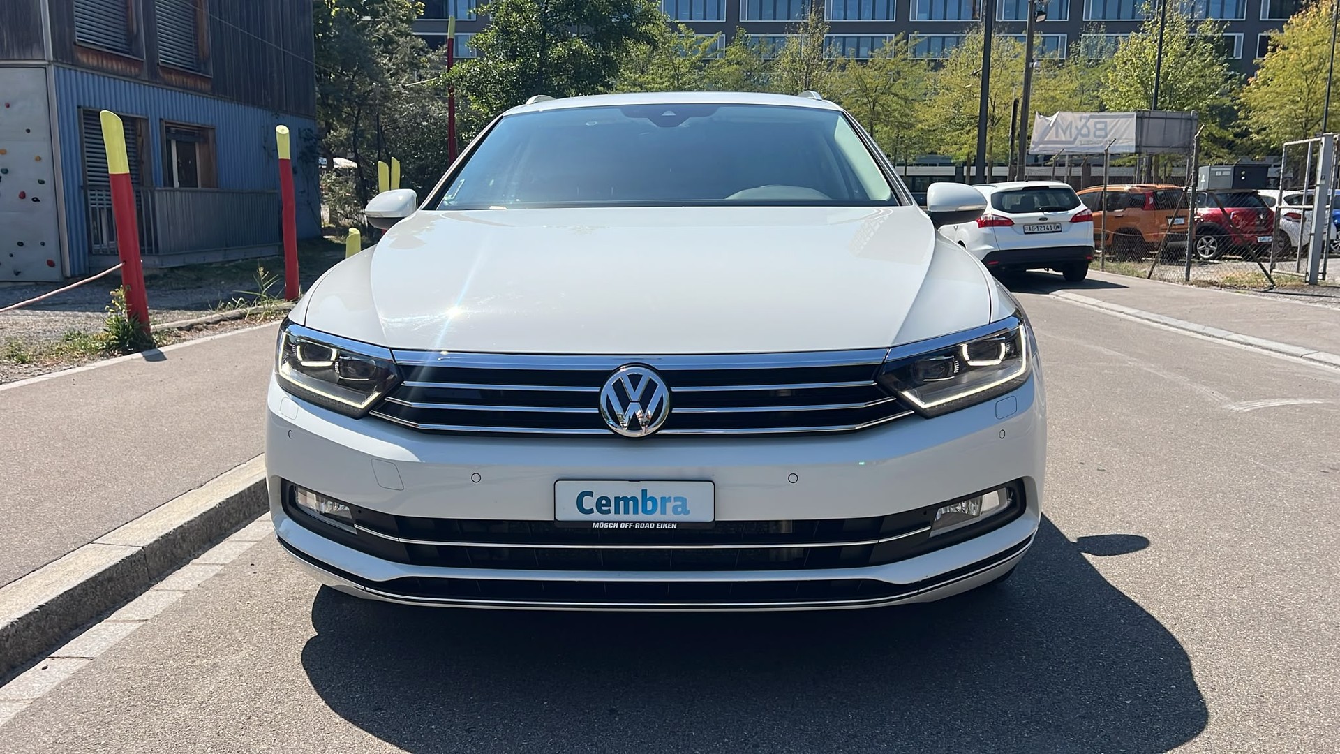 VW Passat Variant 2.0 TDI BMT Highline DSG 4Motion-image-1