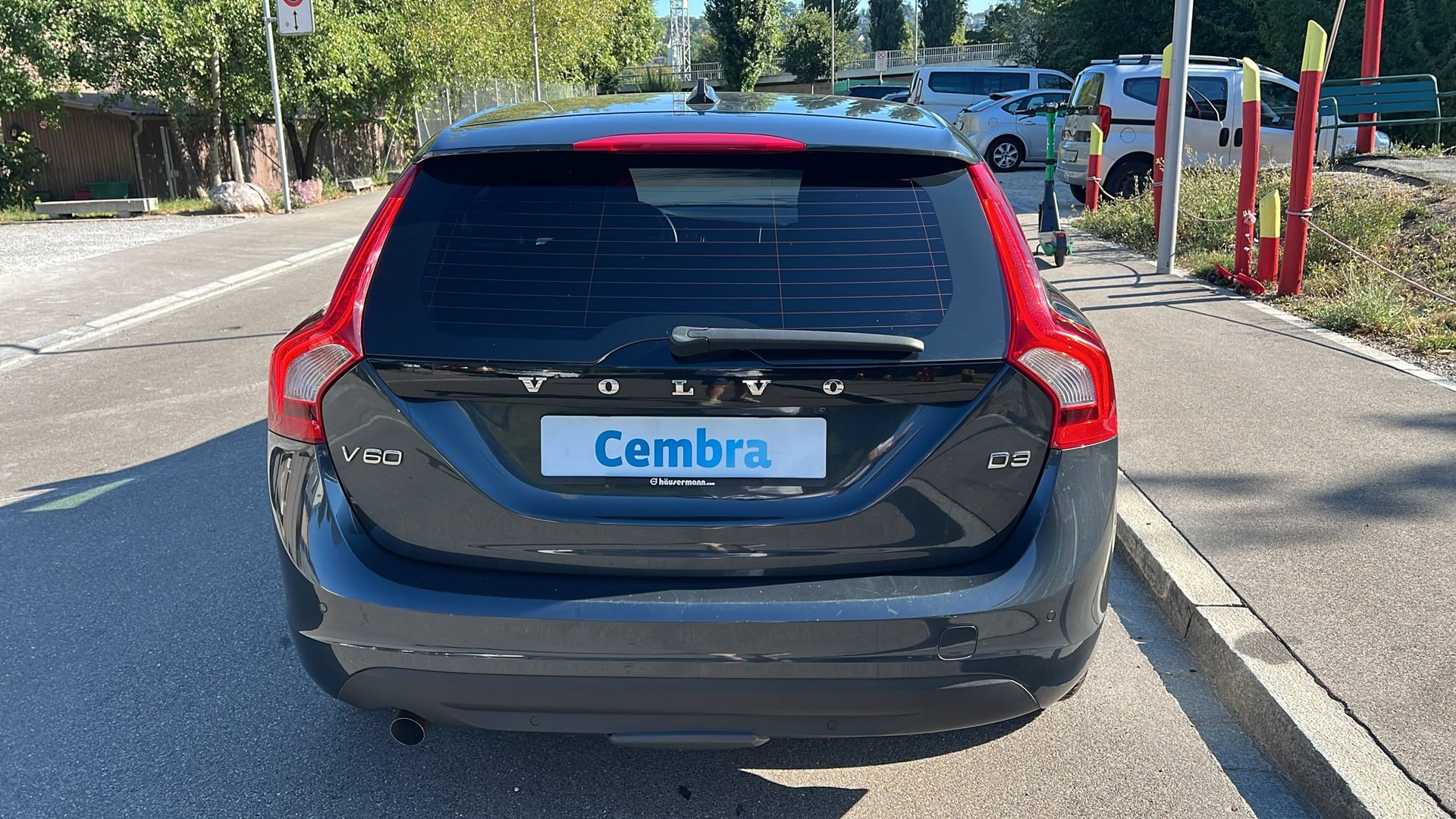VOLVO V60 D3 Momentum Geartronic-image-7
