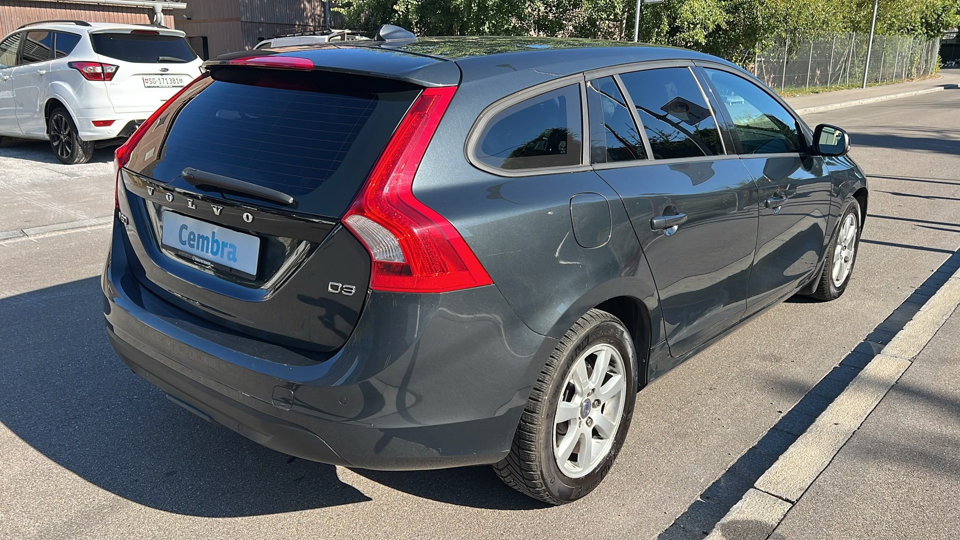 VOLVO V60 D3 Momentum Geartronic-image-6