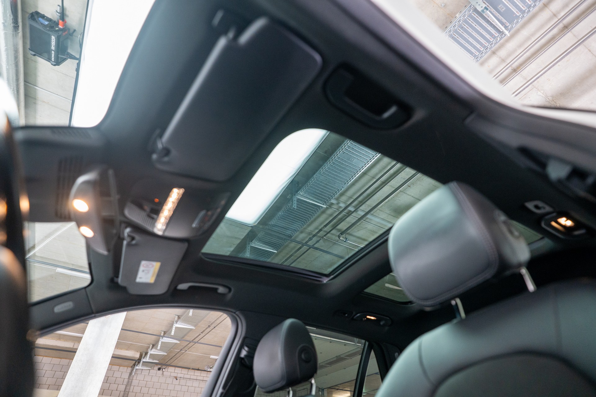 MERCEDES-BENZ GLC 250 d AMG Line 4m / CH-Fahrzeug / Panorama / Rückfahrkamera-image-10