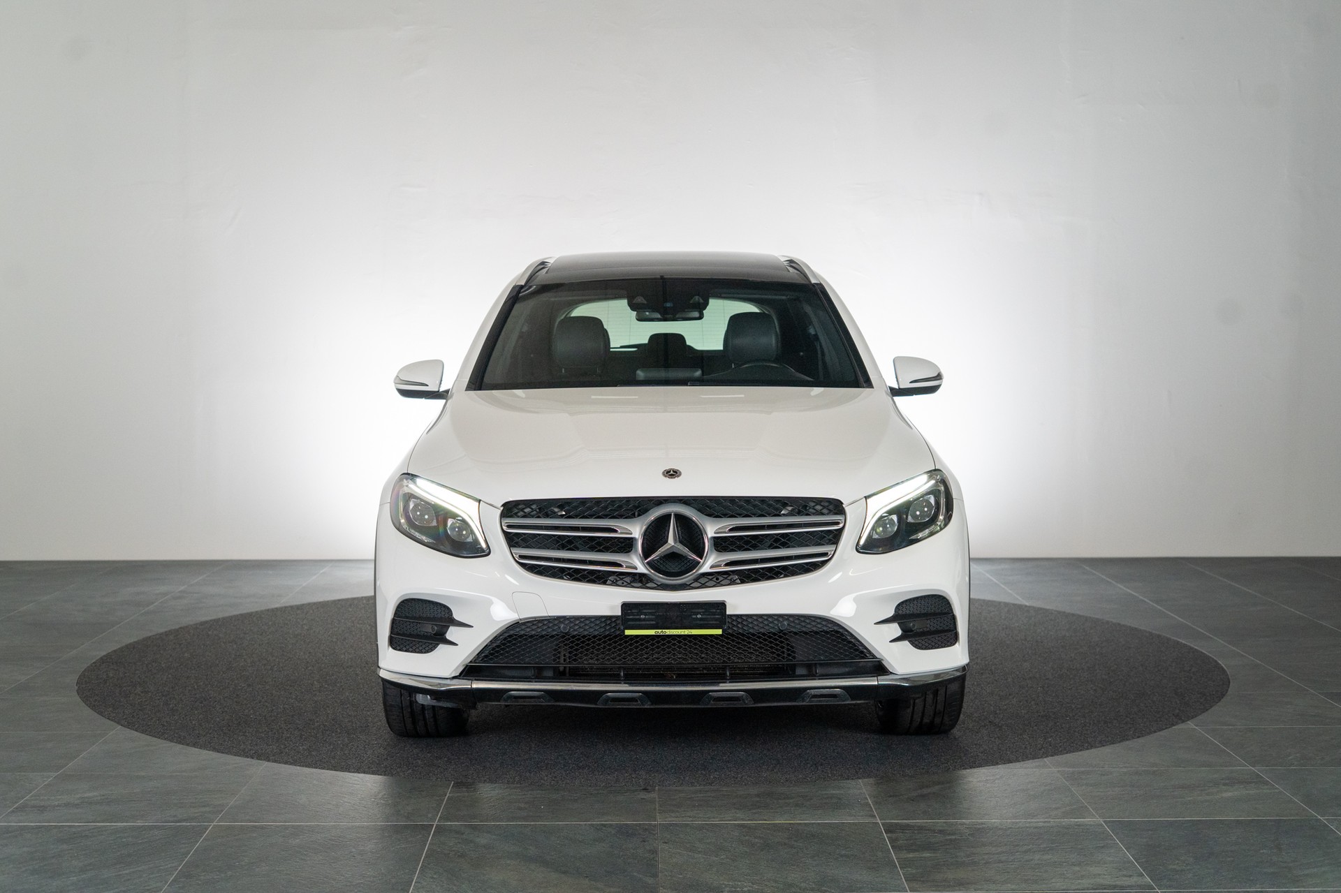 MERCEDES-BENZ GLC 250 d AMG Line 4m / CH-Fahrzeug / Panorama / Rückfahrkamera-image-1