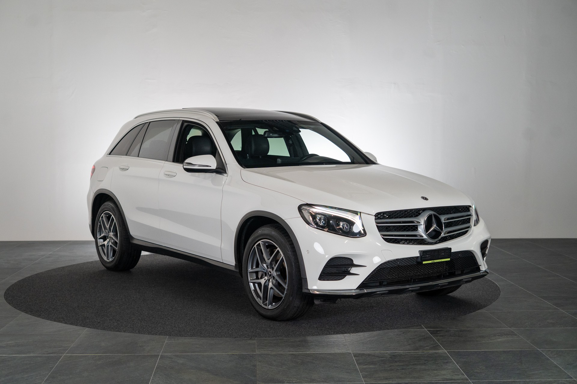 MERCEDES-BENZ GLC 250 d AMG Line 4m / CH-Fahrzeug / Panorama / Rückfahrkamera-image-2