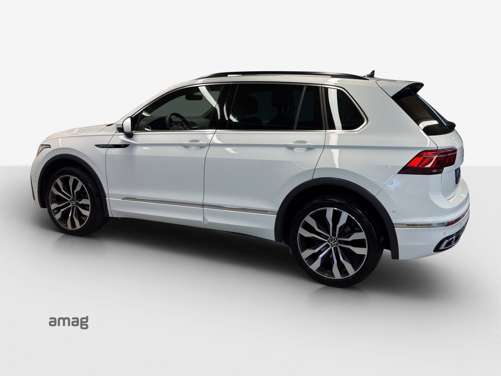 VW Tiguan 2.0TSI R-Line 4Motion DSG-image-2
