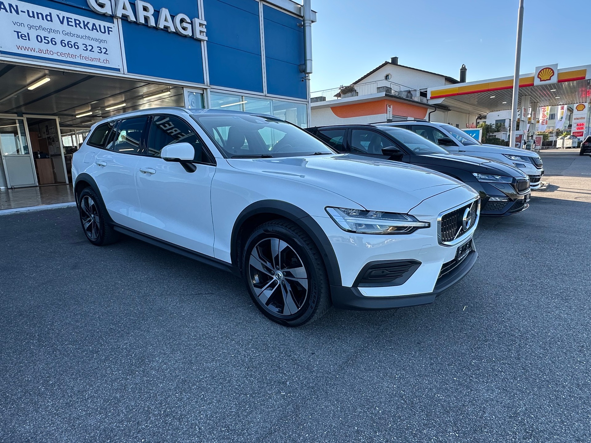 VOLVO V60 Cross Country B4 Mild Hybrid Core AWD Geartronic / Gratis-Service bis 150'000Km-image-5