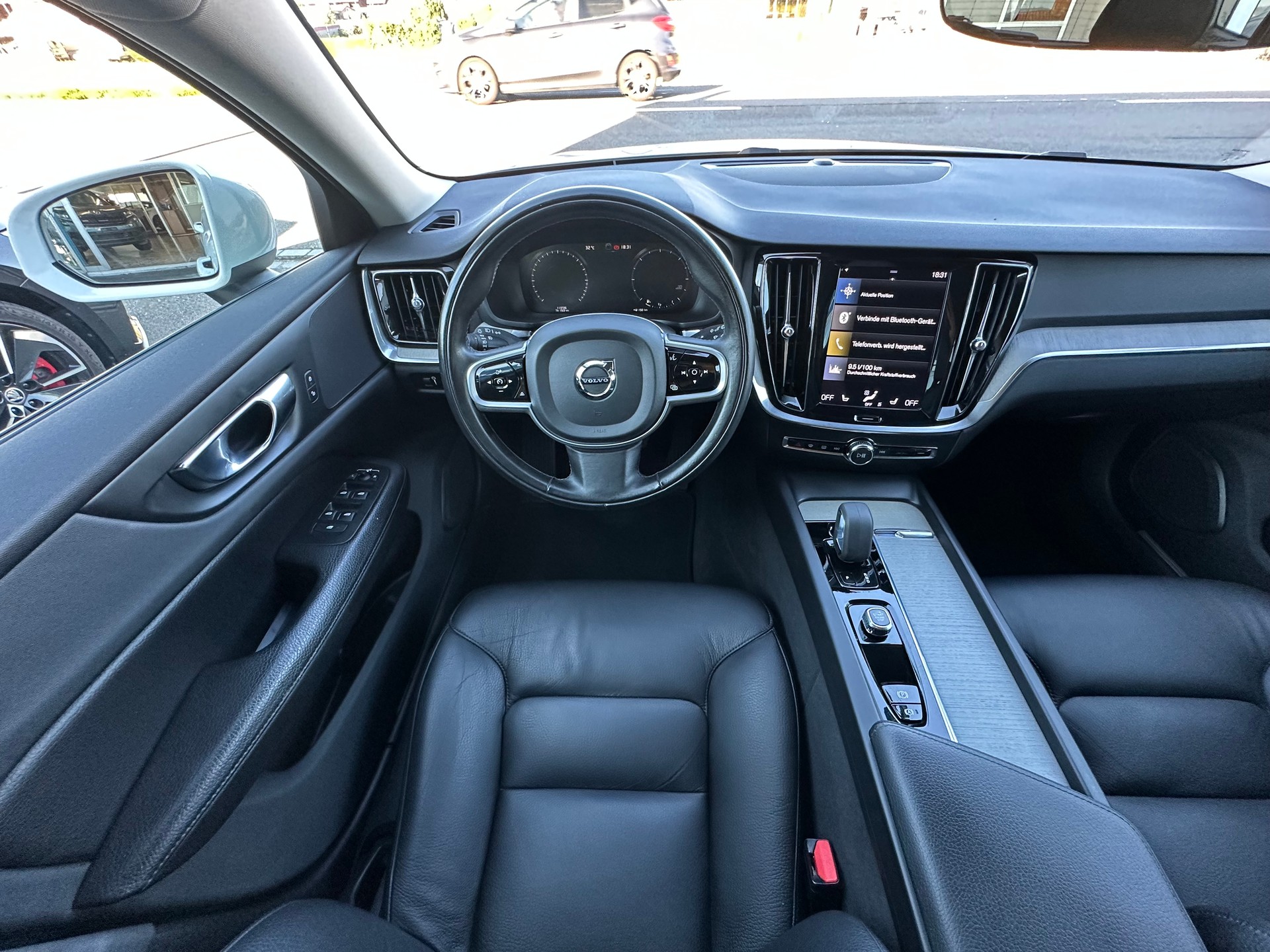 VOLVO V60 Cross Country B4 Mild Hybrid Core AWD Geartronic / Gratis-Service bis 150'000Km-image-9