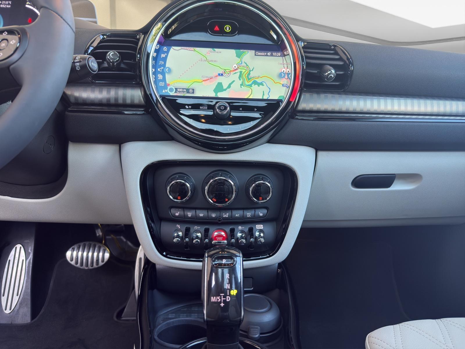 MINI Clubman F54 2.0i Cooper S ALL4-image-11