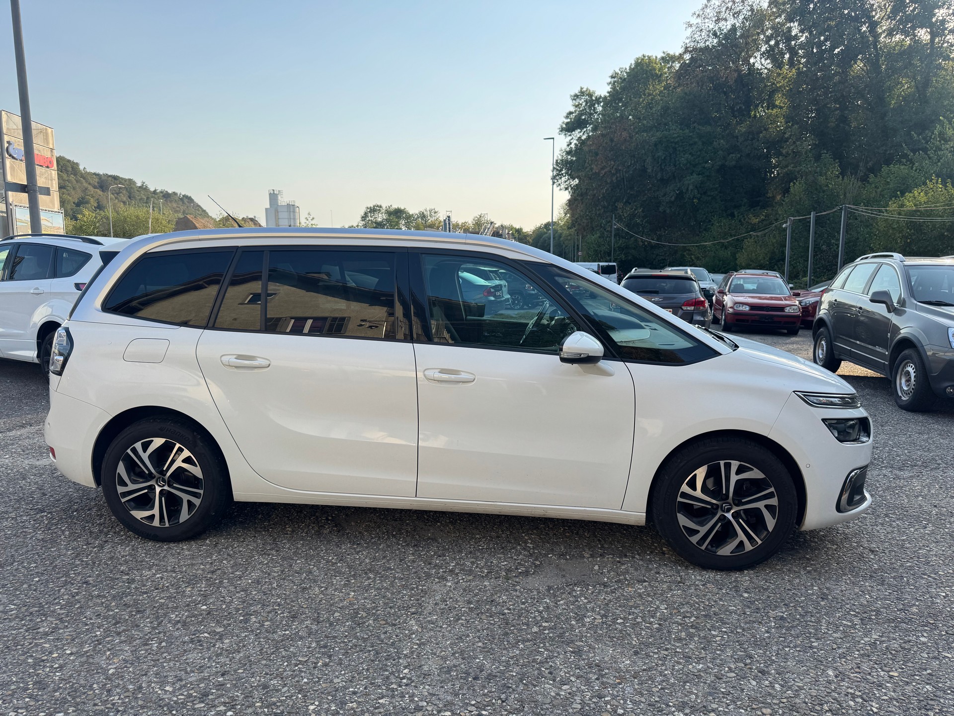 CITROEN Grand C4 Picasso 1.6 BlueHDi Swiss FAMiIIiLY EAT-image-4