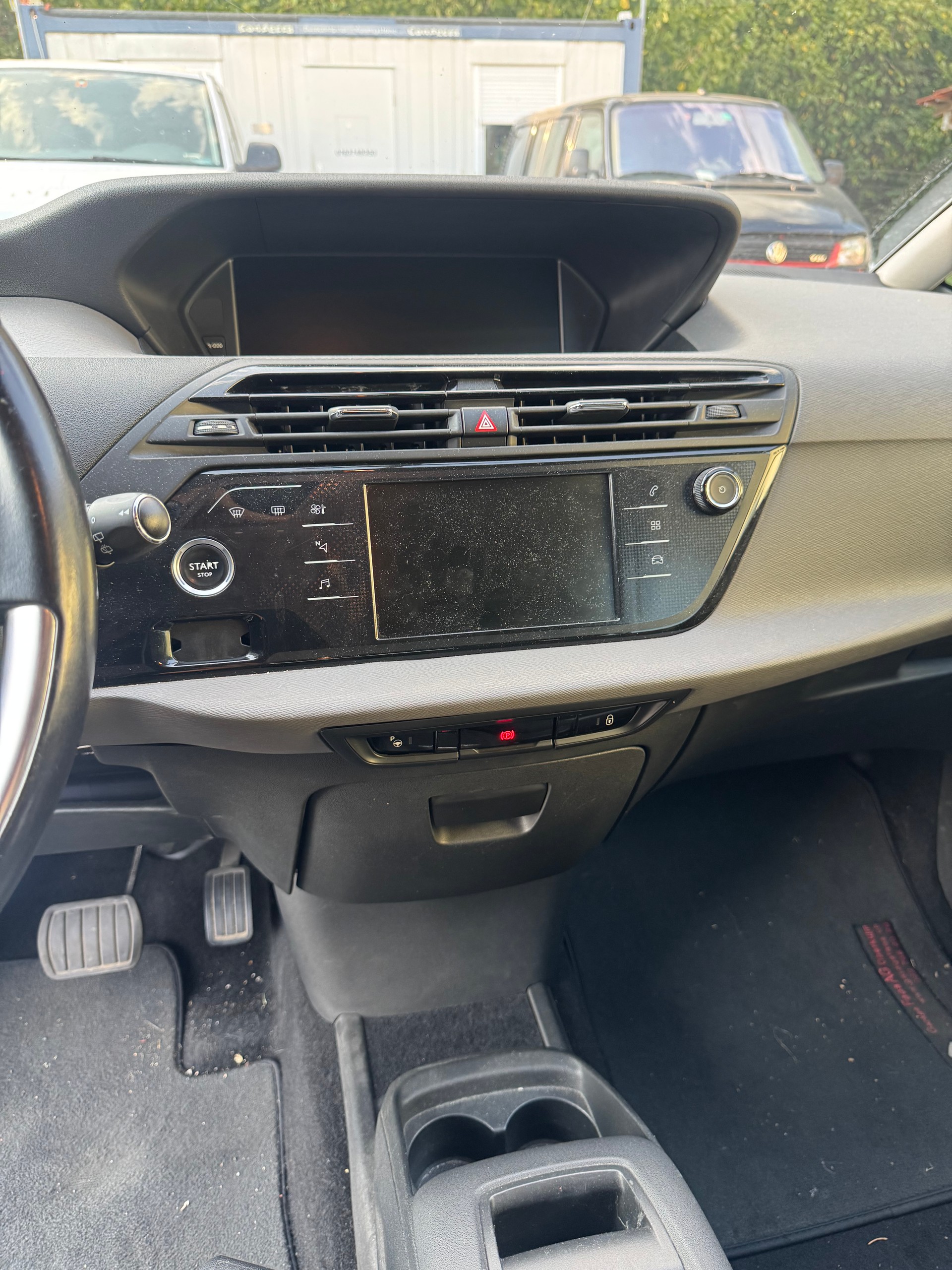 CITROEN Grand C4 Picasso 1.6 BlueHDi Swiss FAMiIIiLY EAT-image-13