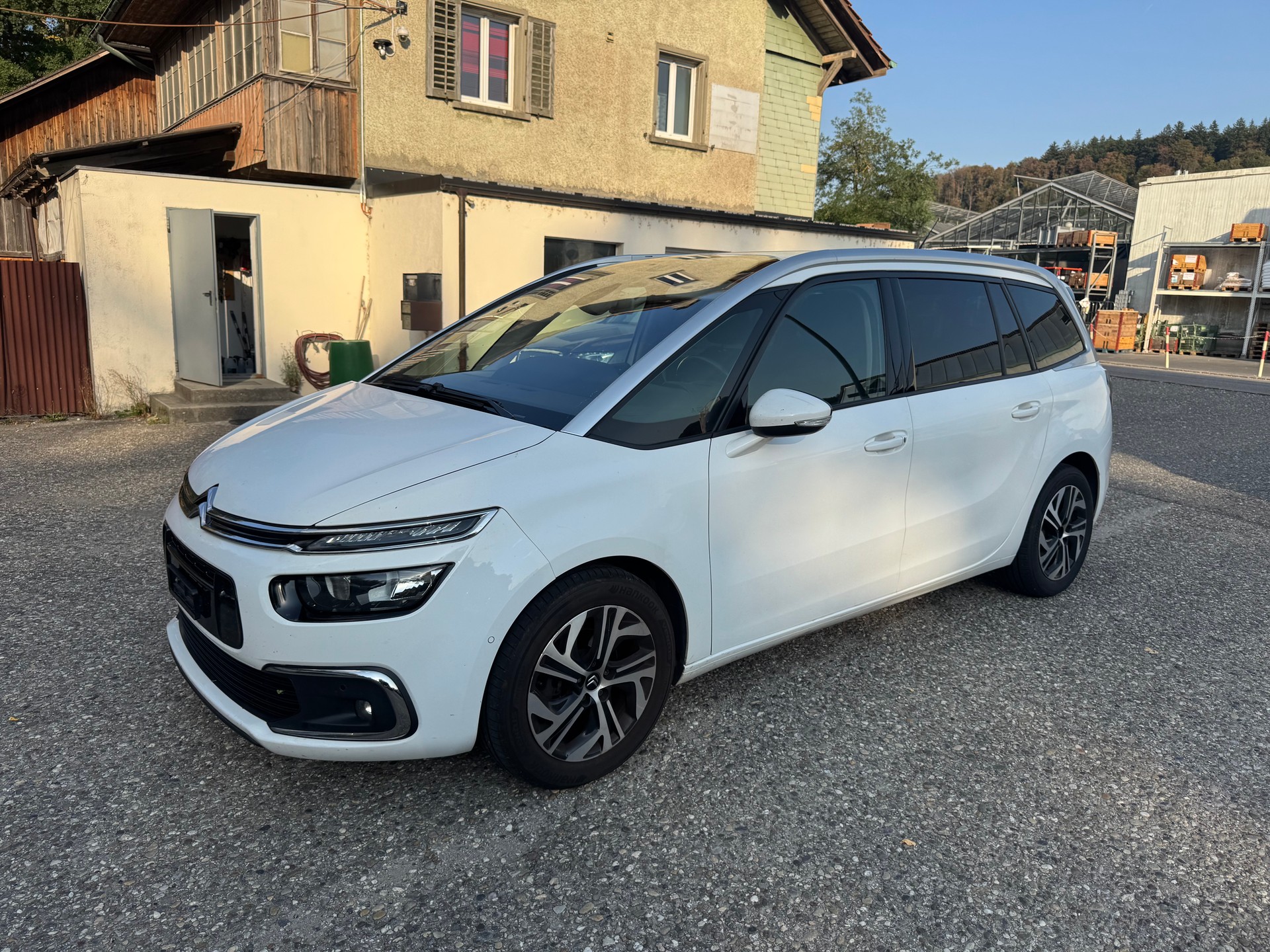 CITROEN Grand C4 Picasso 1.6 BlueHDi Swiss FAMiIIiLY EAT-image-2