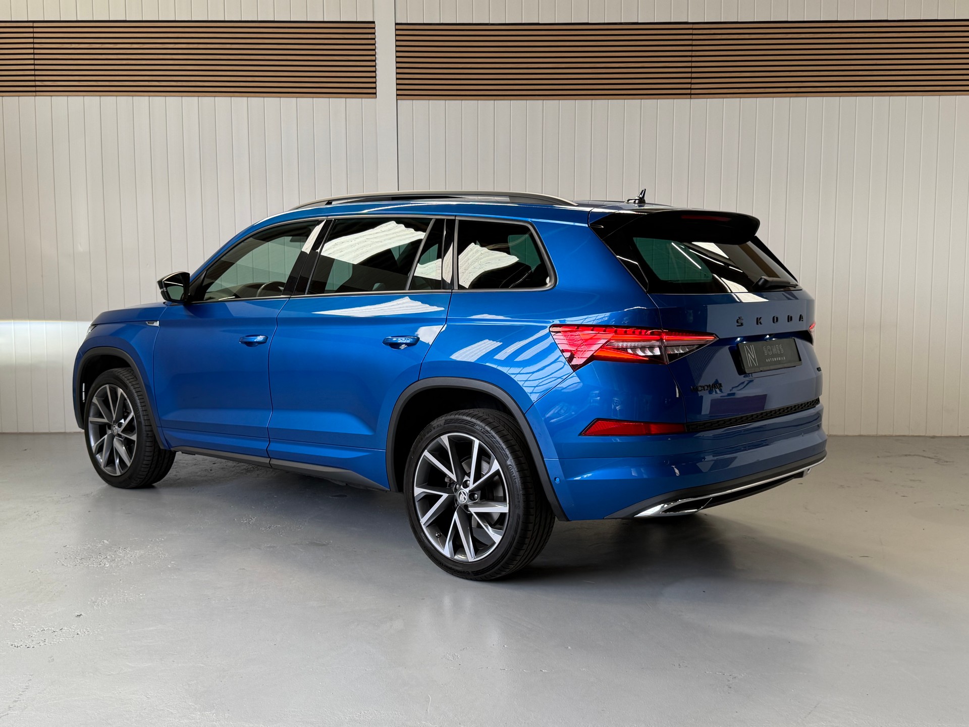 SKODA Kodiaq 2.0 TDI CR SportLine 4x4 DSG AHK frisch ab Service & MFK-image-2