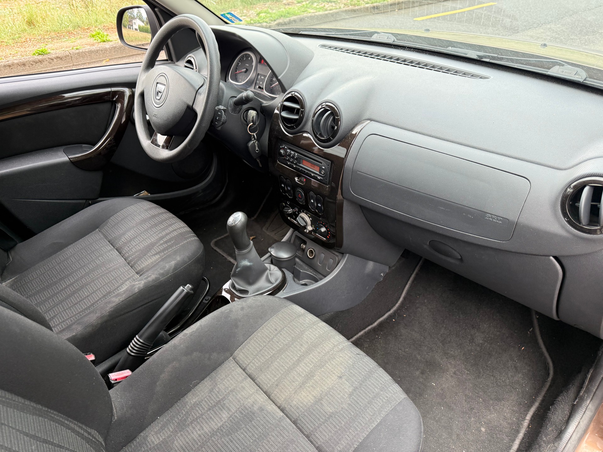DACIA Duster 1.6 Ambiance 4x2-image-9