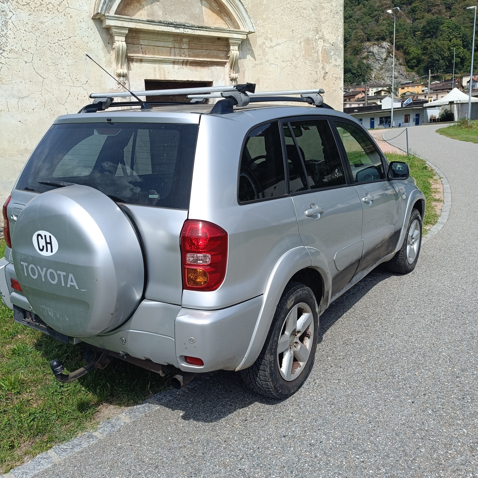 TOYOTA RAV-4 2.0 D4D Linea Terra-image-2