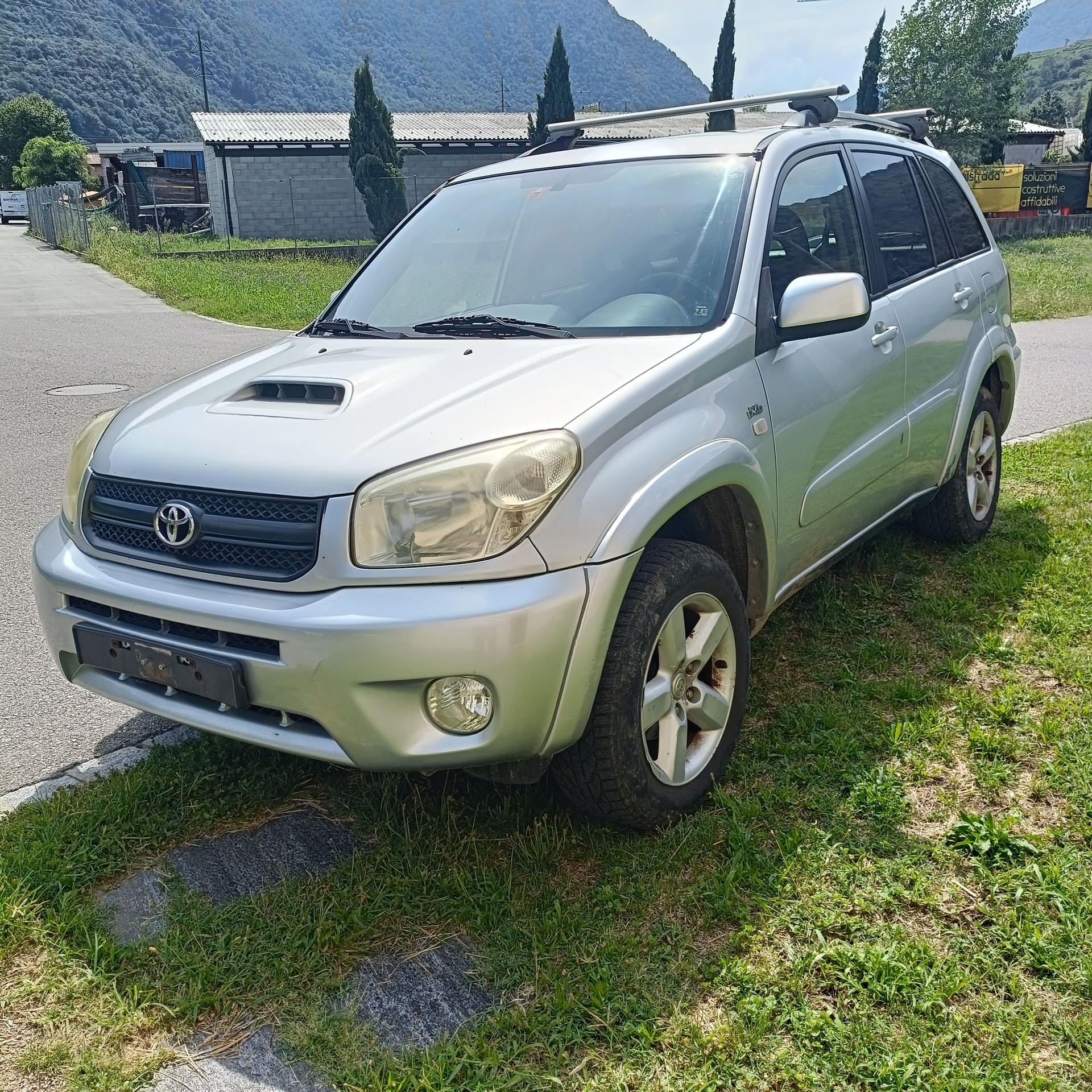 TOYOTA RAV-4 2.0 D4D Linea Terra-image-0