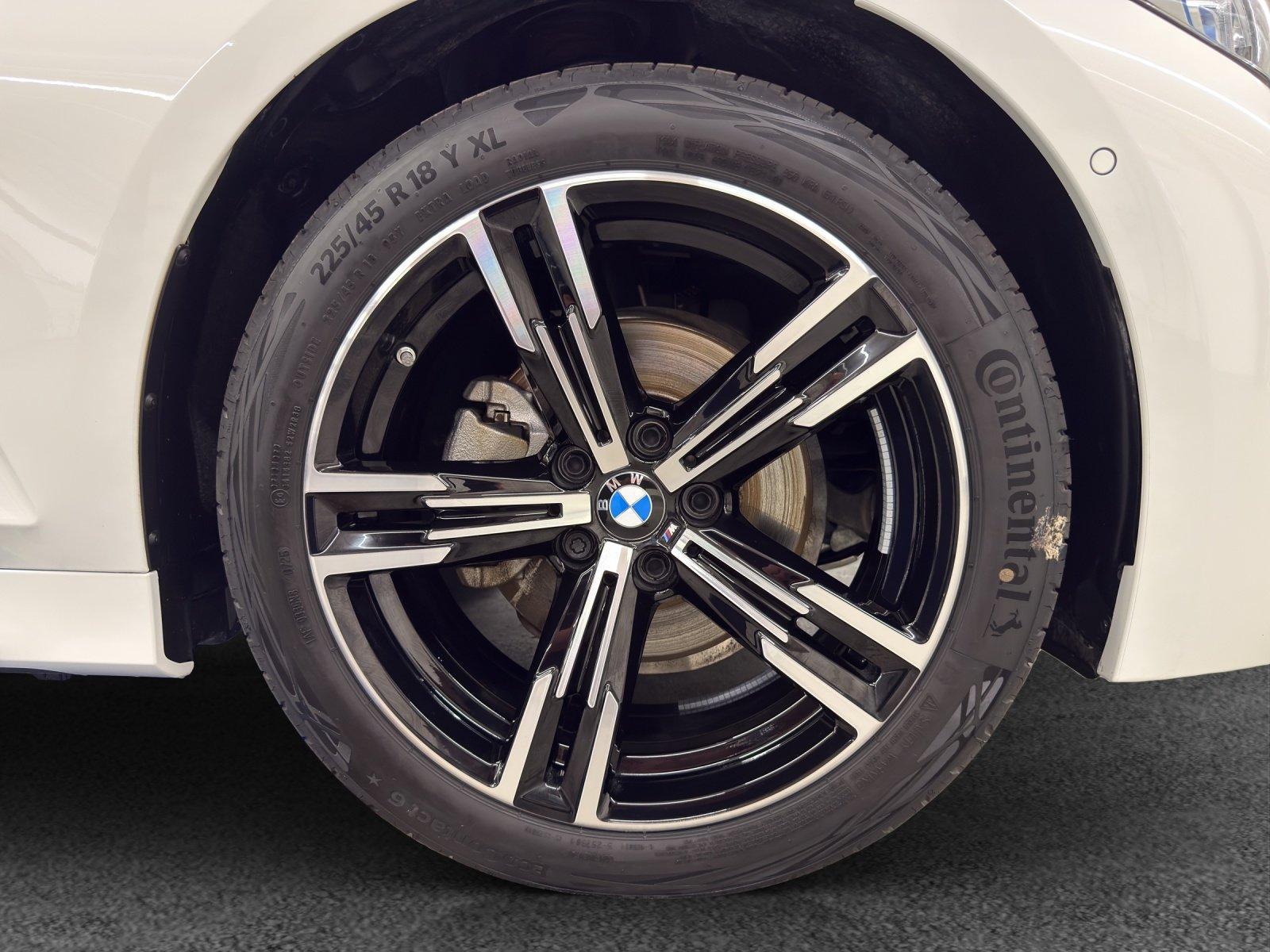 BMW 320d xDrive Touring-image-11