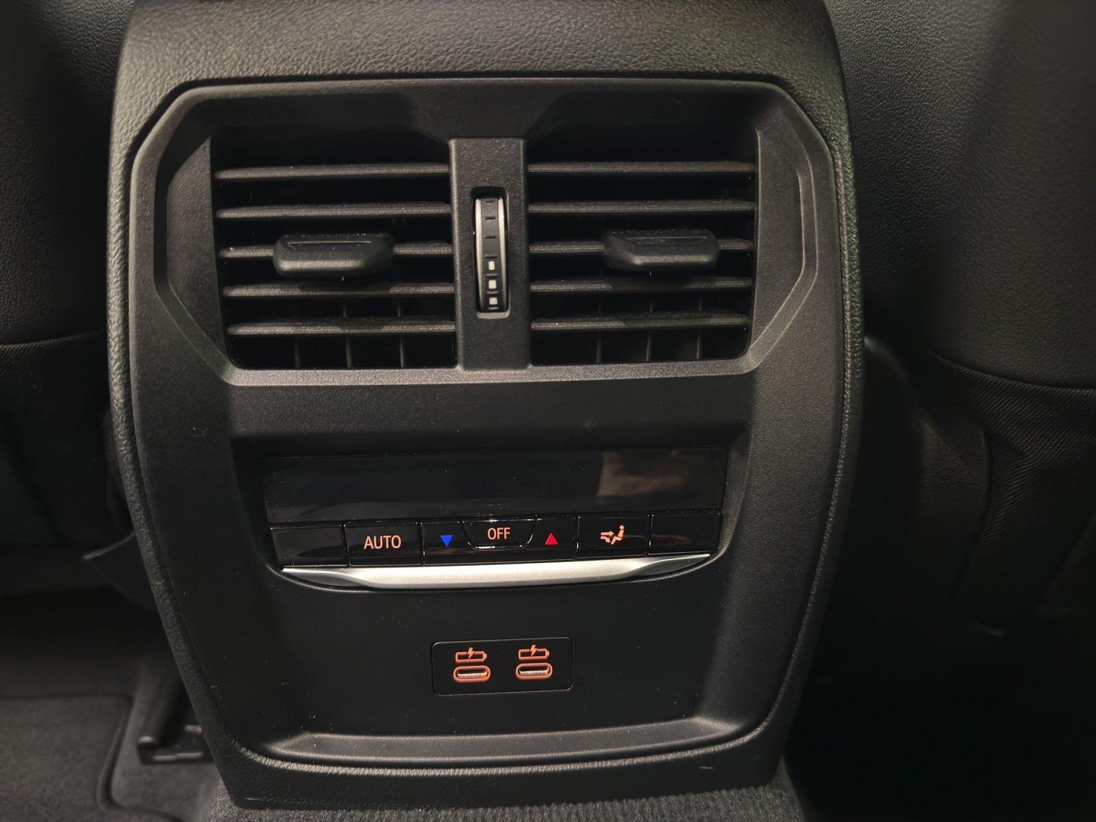 BMW 320d xDrive Touring-image-19