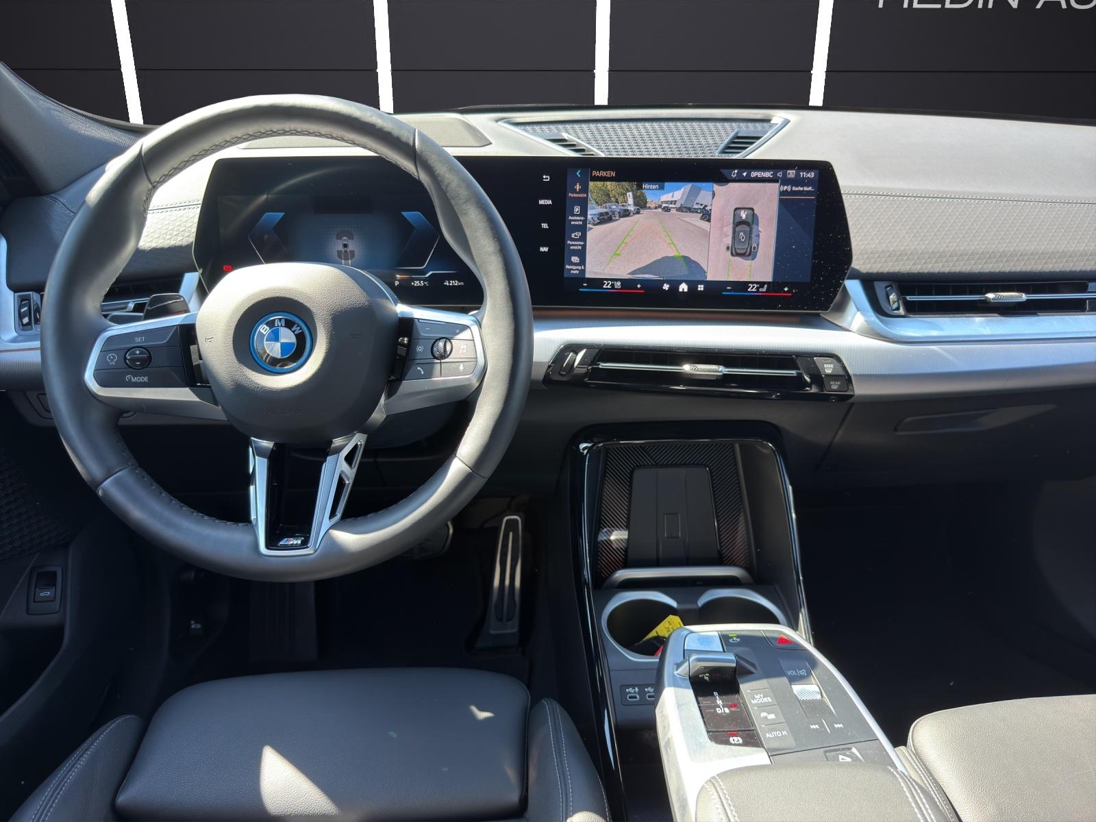 BMW iX2 30 xDrive-image-11